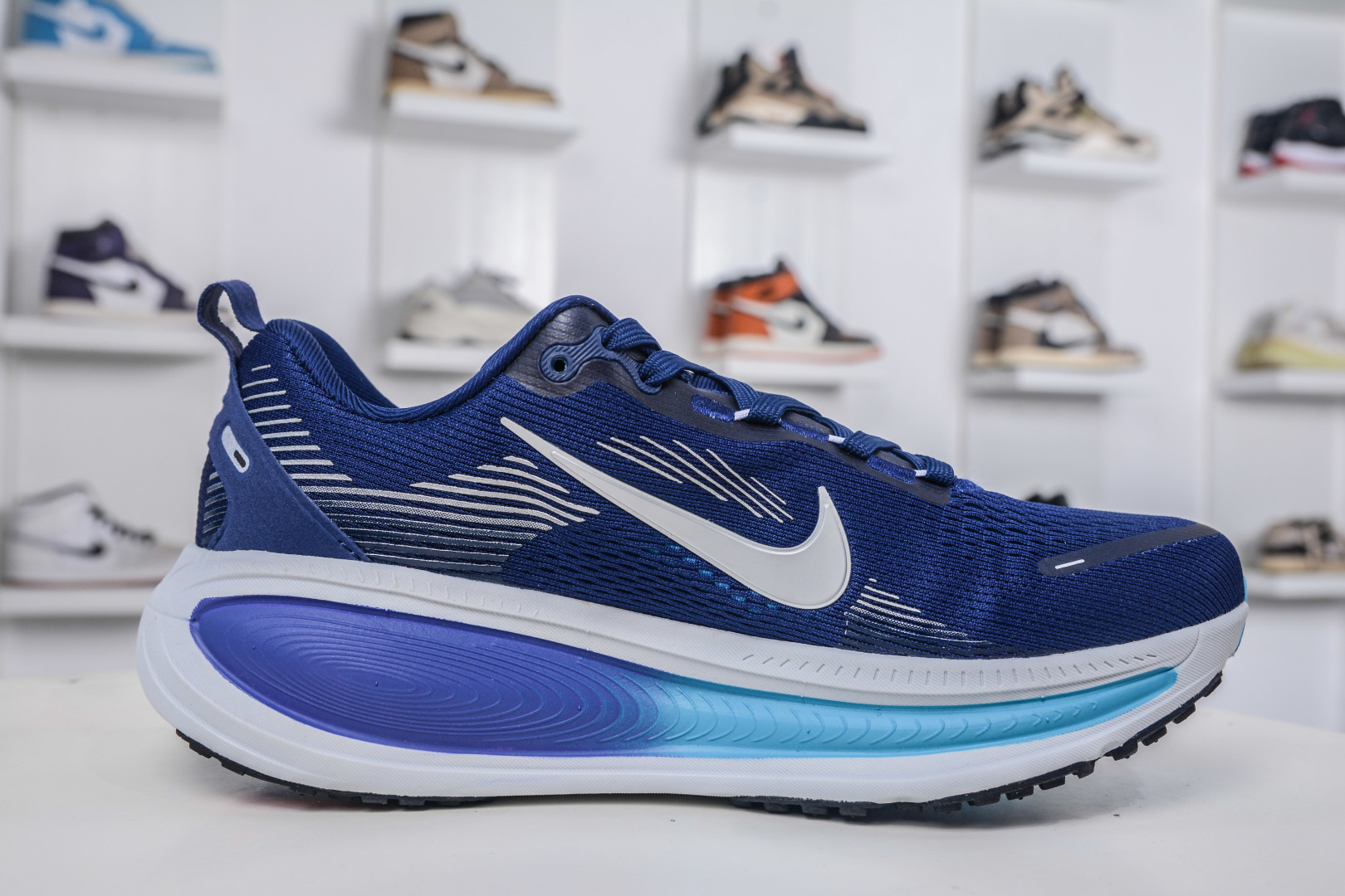 X版 Nike Vomero 18 时尚舒适防滑耐磨 低帮 休闲训练跑步鞋 HM6803-401-Top High Quatity Cheap Sneakers Fashion Clothing Clothes Bags handbags Shoes of all Brand wholesale With The best Quality And Beautiful Price from China Factory Chinese suppliers wholesaler seller X版 Nike Vomero 18 时尚舒适防滑耐磨 低帮 休闲训练跑步鞋 HM6803-401