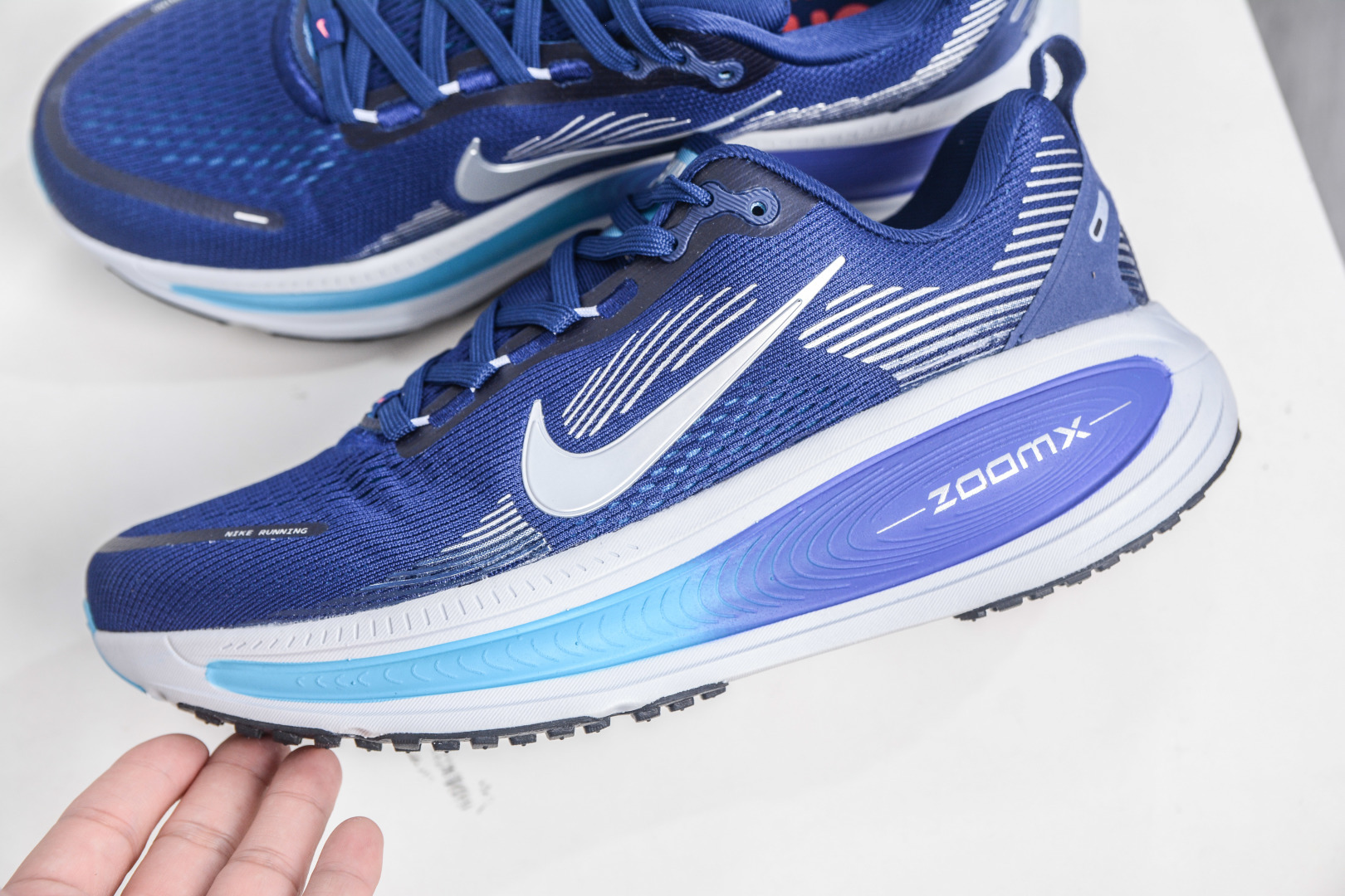 X版 Nike Vomero 18 时尚舒适防滑耐磨 低帮 休闲训练跑步鞋 HM6803-401-Top High Quatity Cheap Sneakers Fashion Clothing Clothes Bags handbags Shoes of all Brand wholesale With The best Quality And Beautiful Price from China Factory Chinese suppliers wholesaler seller X版 Nike Vomero 18 时尚舒适防滑耐磨 低帮 休闲训练跑步鞋 HM6803-401