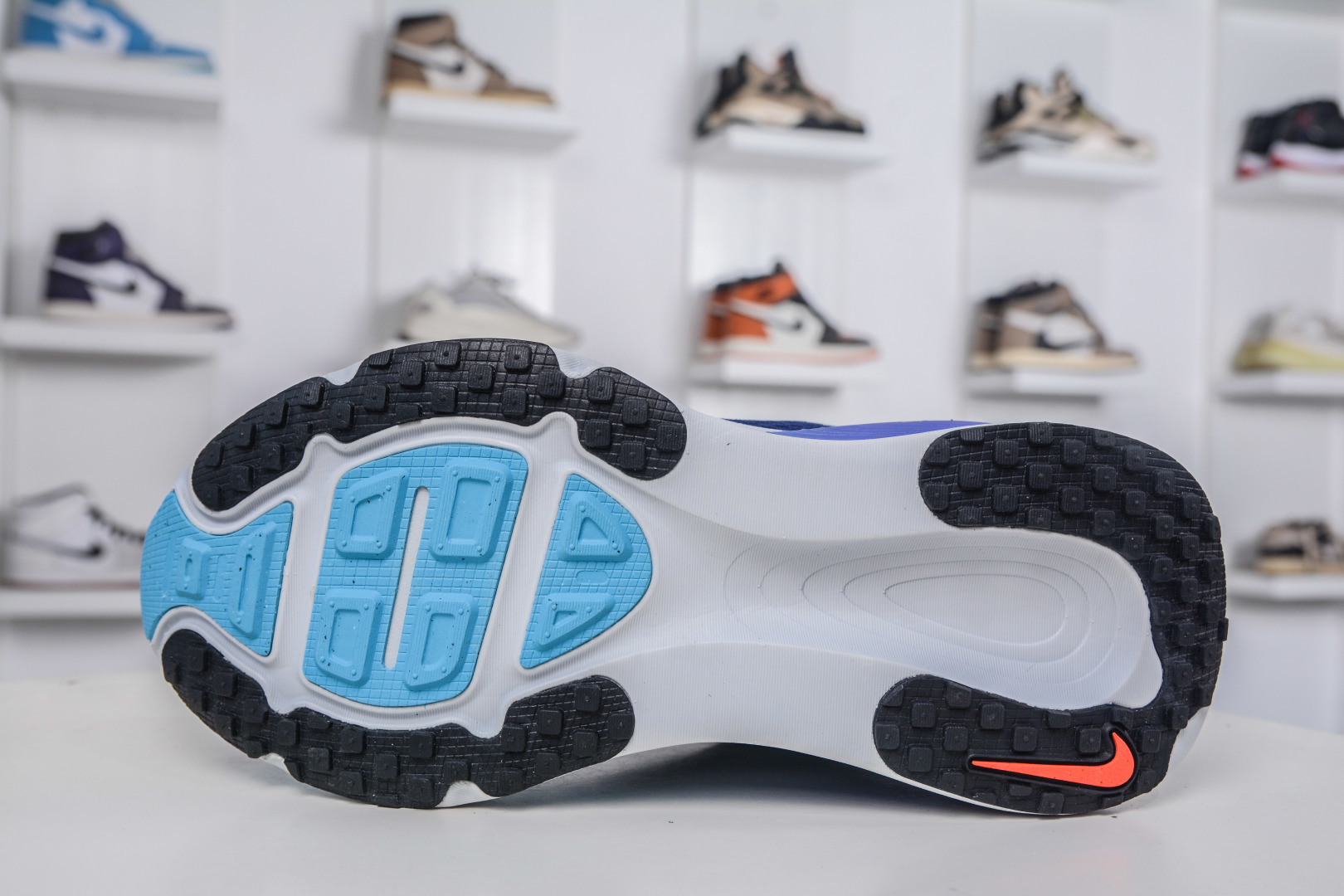 X版 Nike Vomero 18 时尚舒适防滑耐磨 低帮 休闲训练跑步鞋 HM6803-401-Top High Quatity Cheap Sneakers Fashion Clothing Clothes Bags handbags Shoes of all Brand wholesale With The best Quality And Beautiful Price from China Factory Chinese suppliers wholesaler seller X版 Nike Vomero 18 时尚舒适防滑耐磨 低帮 休闲训练跑步鞋 HM6803-401