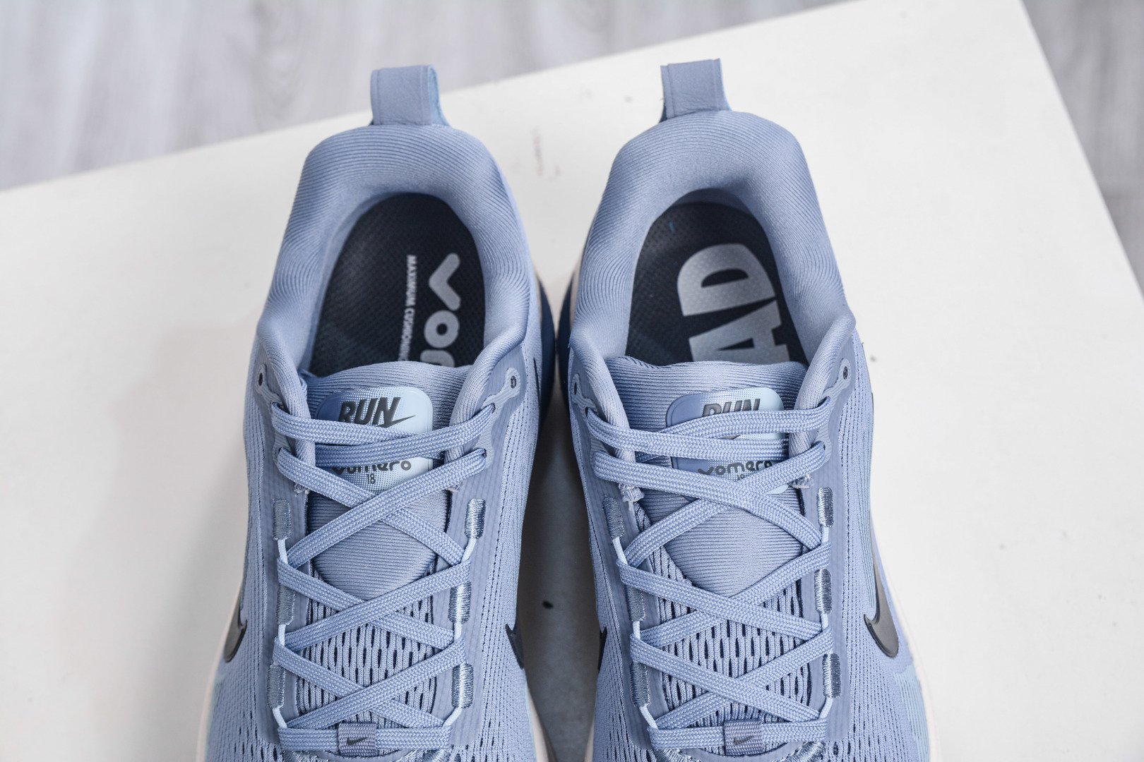 X版 Nike Vomero 18 时尚舒适防滑耐磨 低帮 休闲训练跑步鞋 HM6803-402 X版 Nike Vomero 18 时尚舒适防滑耐磨 低帮 休闲训练跑步鞋 HM6803-402