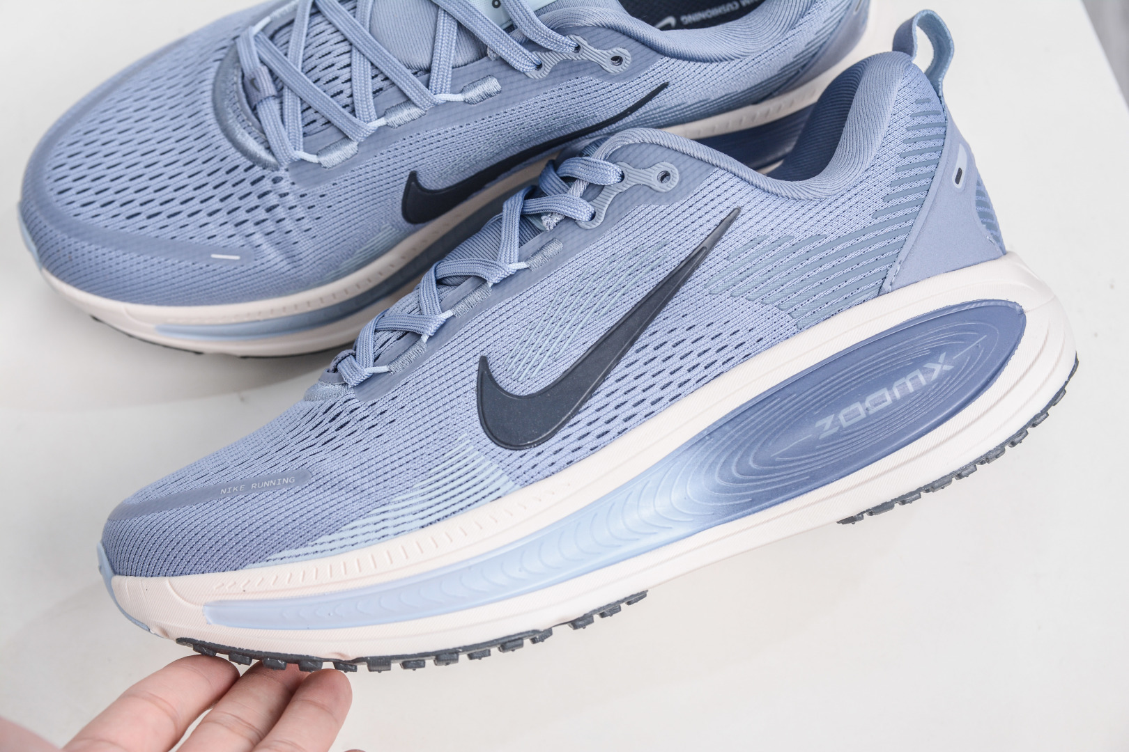 X版 Nike Vomero 18 时尚舒适防滑耐磨 低帮 休闲训练跑步鞋 HM6803-402 X版 Nike Vomero 18 时尚舒适防滑耐磨 低帮 休闲训练跑步鞋 HM6803-402