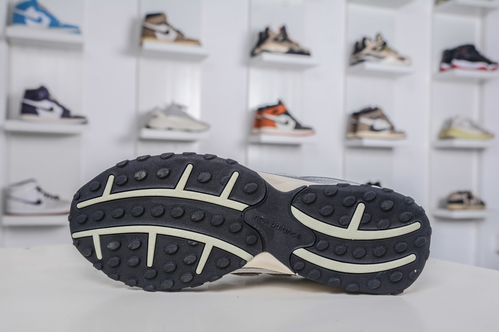 240 New Balance 新百伦204系列 白银黑 新百伦复古休闲运动百搭跑步鞋 U204LSWB