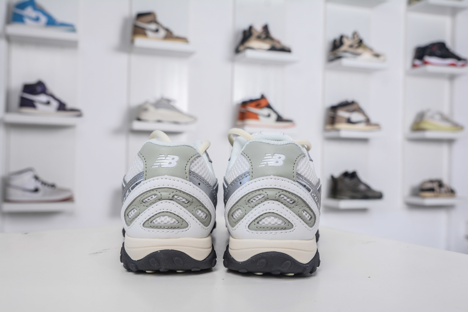 240 New Balance 新百伦204系列 白银黑 新百伦复古休闲运动百搭跑步鞋 U204LSWB