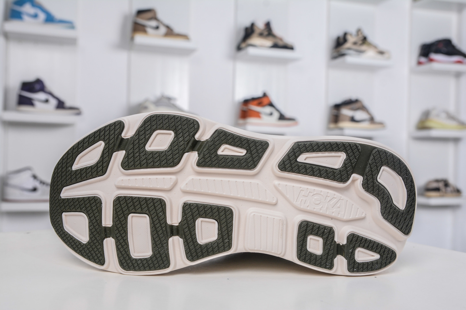 200 X版 HOKA ONE ONE Bondi 9 邦迪九代 机能缓震跑鞋 1162011/SS