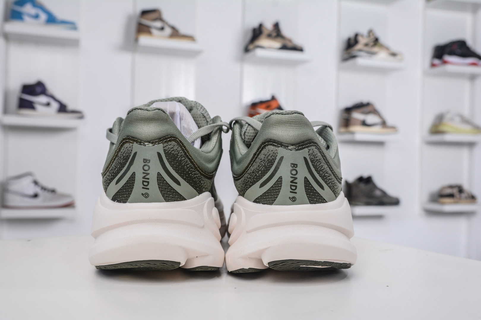 200 X版 HOKA ONE ONE Bondi 9 邦迪九代 机能缓震跑鞋 1162011/SS