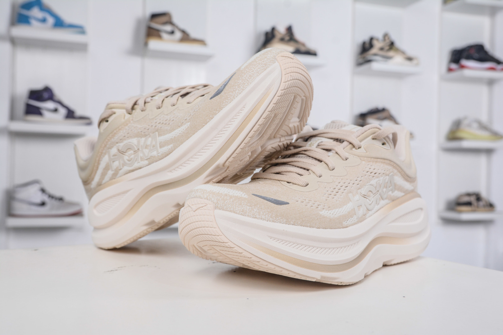 200 X版 HOKA ONE ONE Bondi 9 邦迪九代 机能缓震跑鞋 1162011/OLTM