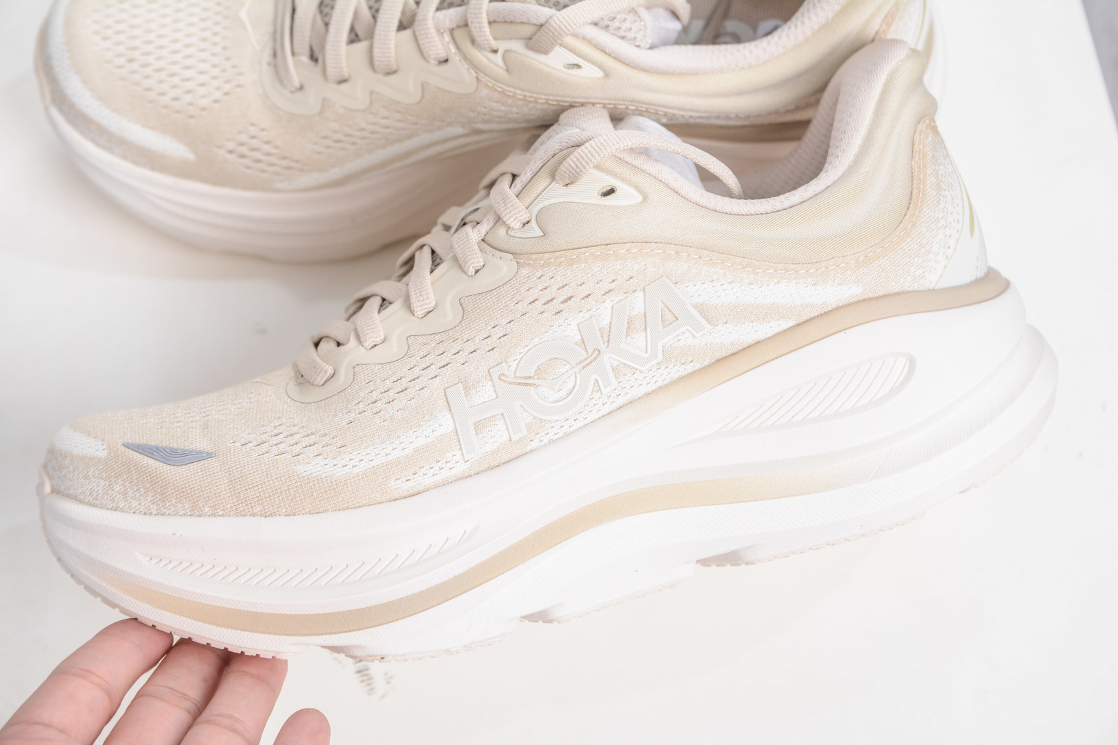 200 X版 HOKA ONE ONE Bondi 9 邦迪九代 机能缓震跑鞋 1162011/OLTM