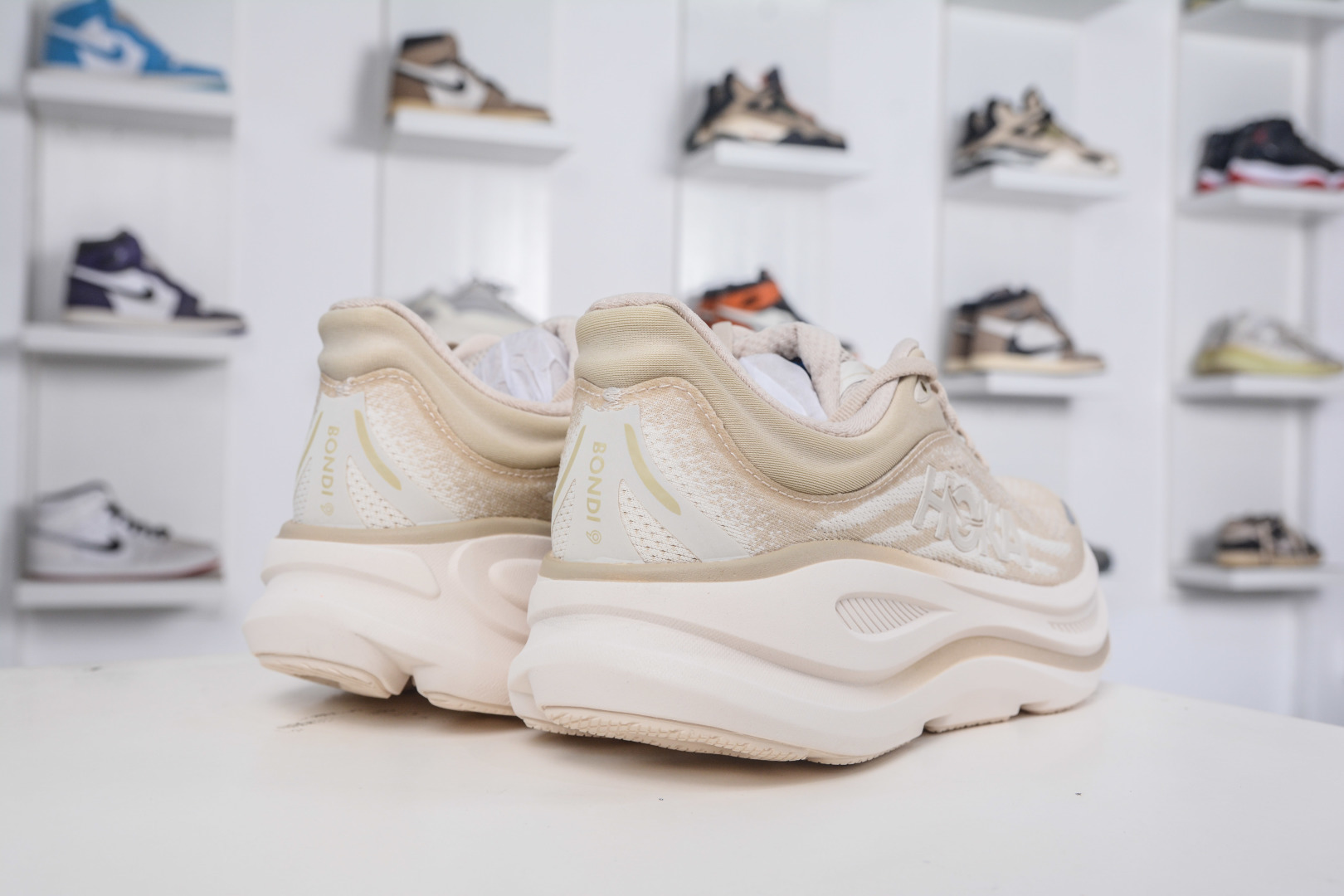 200 X版 HOKA ONE ONE Bondi 9 邦迪九代 机能缓震跑鞋 1162011/OLTM