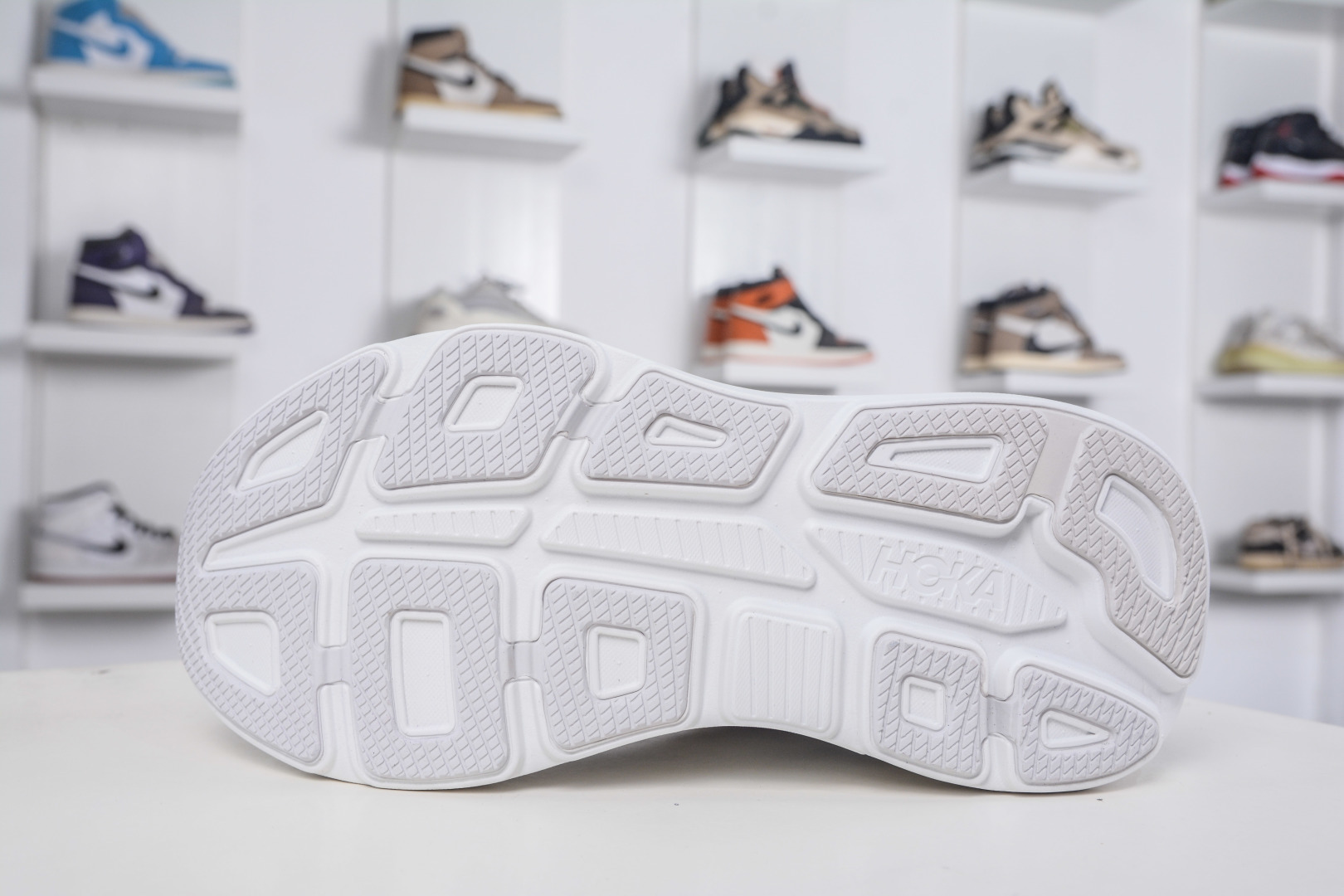 200 X版 HOKA ONE ONE Bondi 9 邦迪九代 机能缓震跑鞋 1162012/CYWH