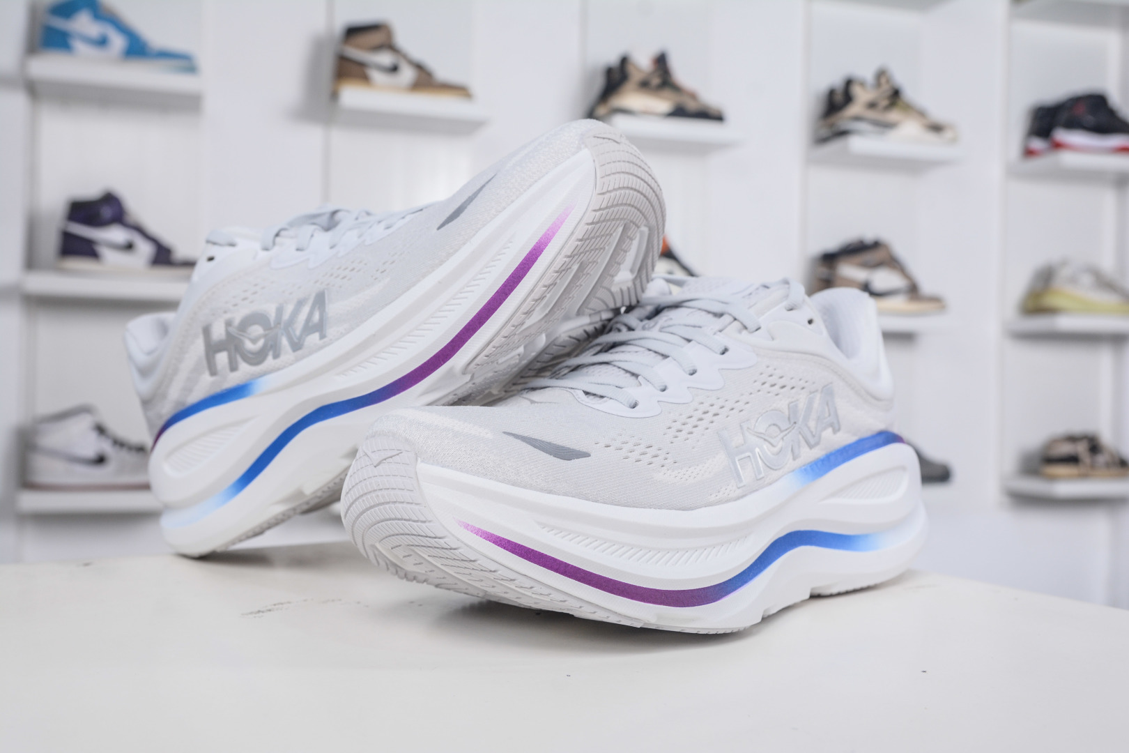200 X版 HOKA ONE ONE Bondi 9 邦迪九代 机能缓震跑鞋 1162012/CYWH