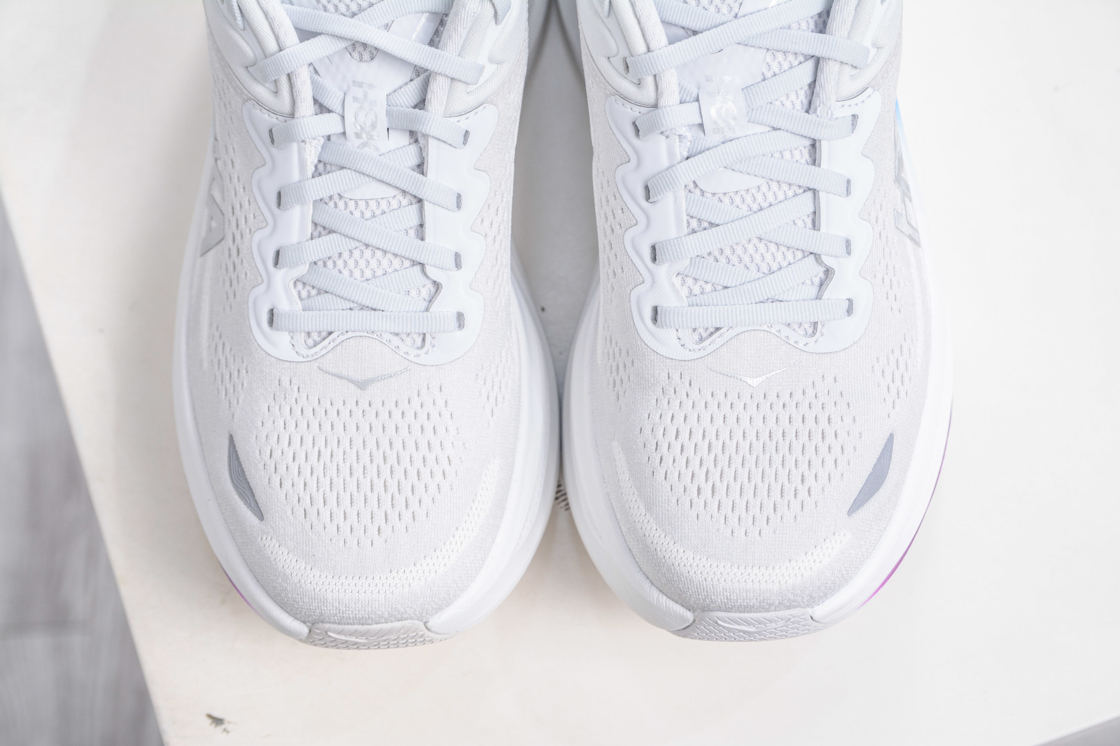 200 X版 HOKA ONE ONE Bondi 9 邦迪九代 机能缓震跑鞋 1162012/CYWH