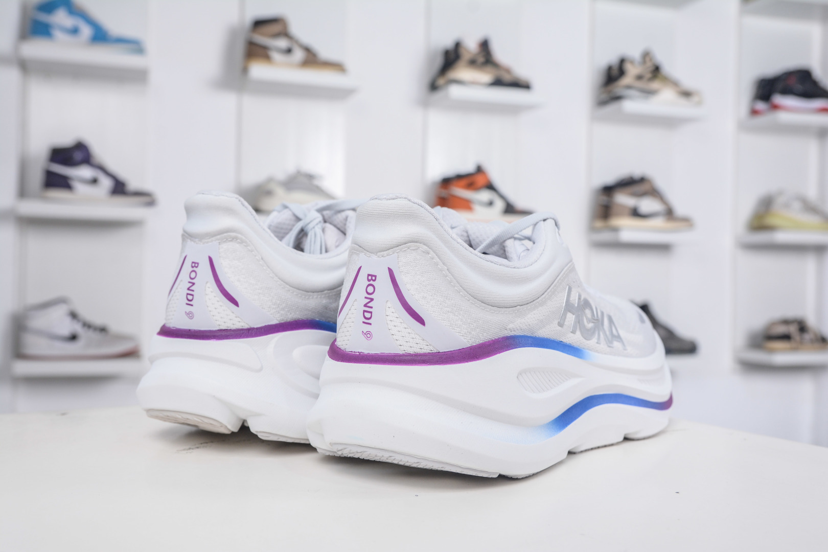 200 X版 HOKA ONE ONE Bondi 9 邦迪九代 机能缓震跑鞋 1162012/CYWH