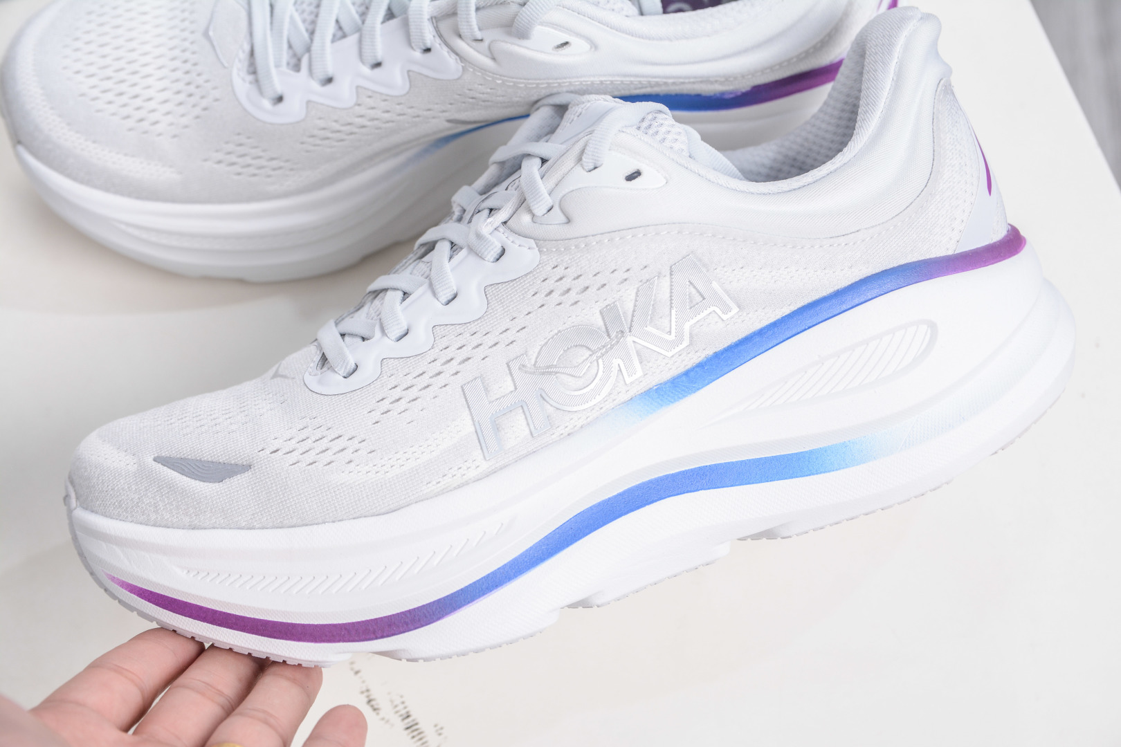 200 X版 HOKA ONE ONE Bondi 9 邦迪九代 机能缓震跑鞋 1162012/CYWH