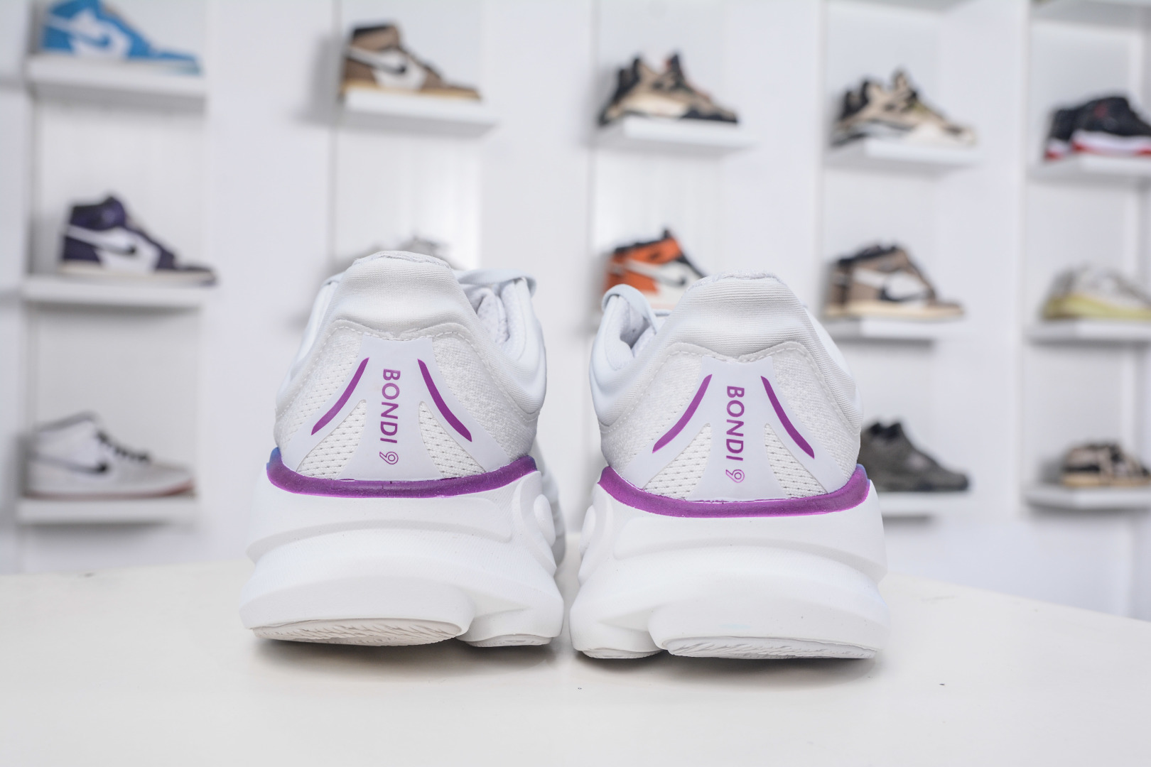 200 X版 HOKA ONE ONE Bondi 9 邦迪九代 机能缓震跑鞋 1162012/CYWH