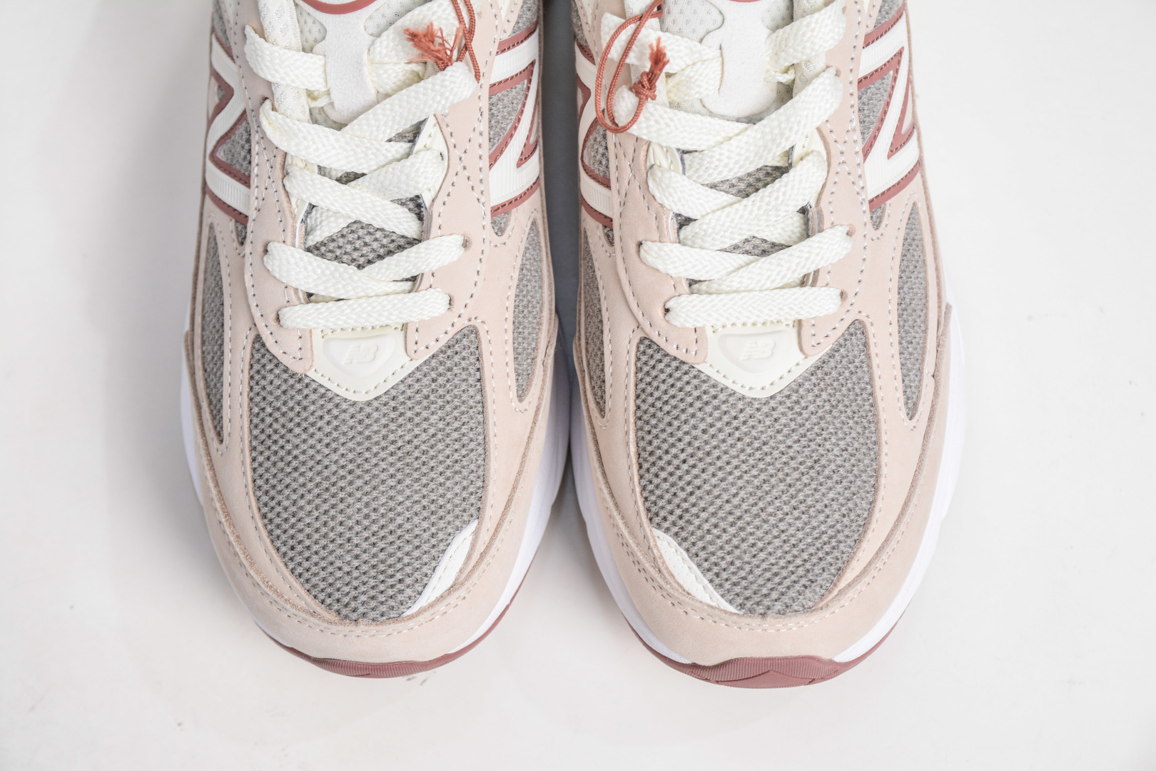 450 ZC总裁版Loro Piana x New Balance 990系列 新百伦NB990V6 第六代总统复古慢跑鞋 联名灰酒红 U990LO6-Chinese UA Cheap High Quatity Brand Clothes Bags handbags Sneakers wholesale wholesaler seller from China Factory suppliers Fashion Clothing Shoes best Quality Beautiful Price 450 ZC总裁版Loro Piana x New Balance 990系列 新百伦NB990V6 第六代总统复古慢跑鞋 联名灰酒红 U990LO6