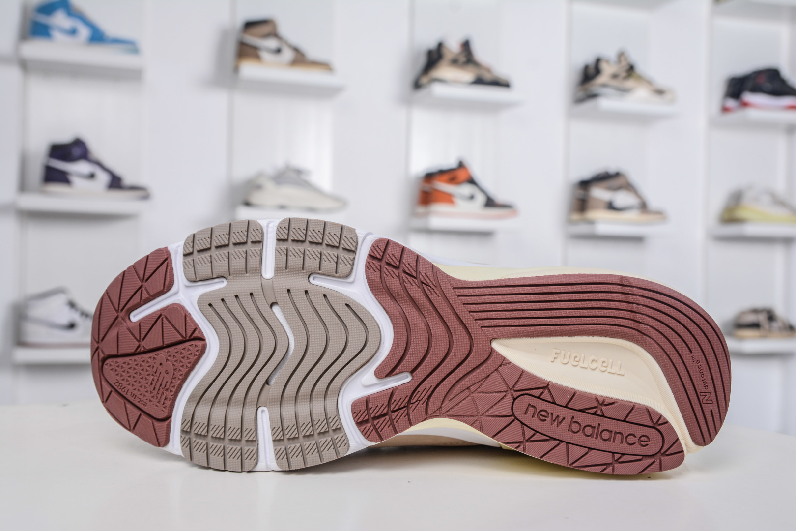 450 ZC总裁版Loro Piana x New Balance 990系列 新百伦NB990V6 第六代总统复古慢跑鞋 联名灰酒红 U990LO6-Chinese UA Cheap High Quatity Brand Clothes Bags handbags Sneakers wholesale wholesaler seller from China Factory suppliers Fashion Clothing Shoes best Quality Beautiful Price 450 ZC总裁版Loro Piana x New Balance 990系列 新百伦NB990V6 第六代总统复古慢跑鞋 联名灰酒红 U990LO6