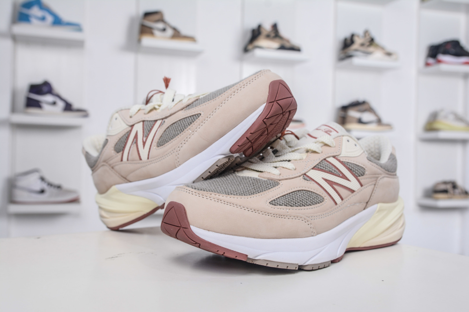 450 ZC总裁版Loro Piana x New Balance 990系列 新百伦NB990V6 第六代总统复古慢跑鞋 联名灰酒红 U990LO6-Chinese UA Cheap High Quatity Brand Clothes Bags handbags Sneakers wholesale wholesaler seller from China Factory suppliers Fashion Clothing Shoes best Quality Beautiful Price 450 ZC总裁版Loro Piana x New Balance 990系列 新百伦NB990V6 第六代总统复古慢跑鞋 联名灰酒红 U990LO6