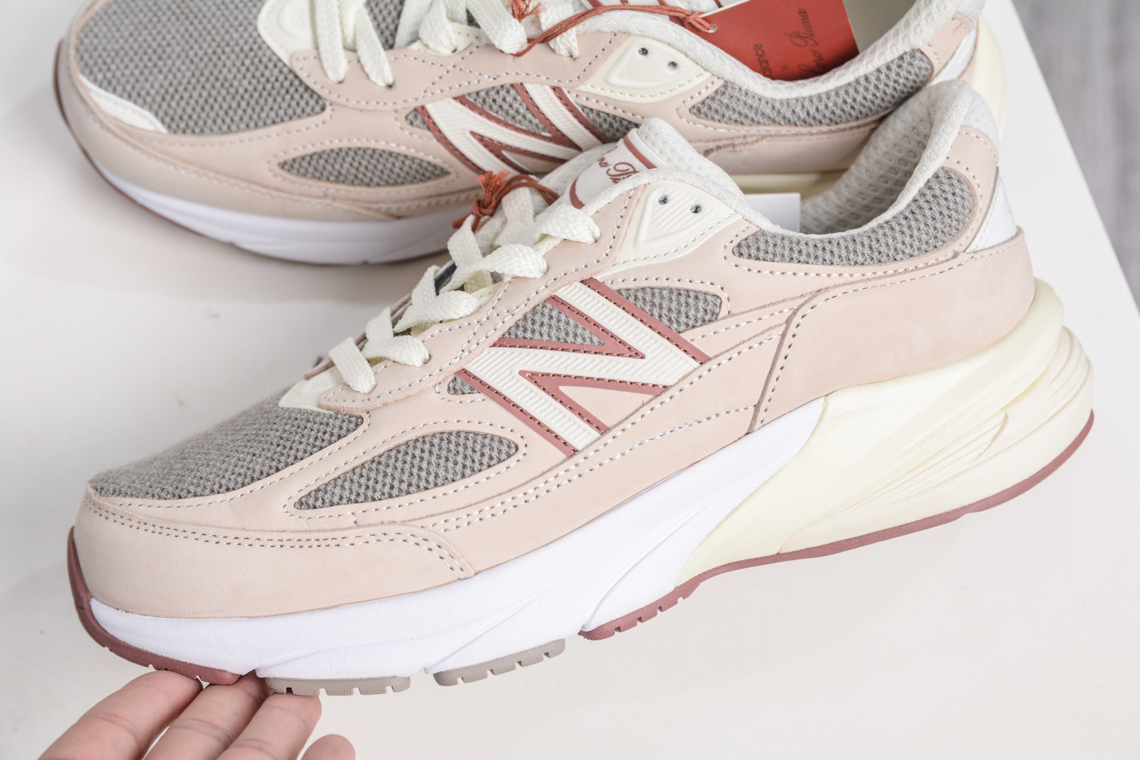 450 ZC总裁版Loro Piana x New Balance 990系列 新百伦NB990V6 第六代总统复古慢跑鞋 联名灰酒红 U990LO6-Chinese UA Cheap High Quatity Brand Clothes Bags handbags Sneakers wholesale wholesaler seller from China Factory suppliers Fashion Clothing Shoes best Quality Beautiful Price 450 ZC总裁版Loro Piana x New Balance 990系列 新百伦NB990V6 第六代总统复古慢跑鞋 联名灰酒红 U990LO6