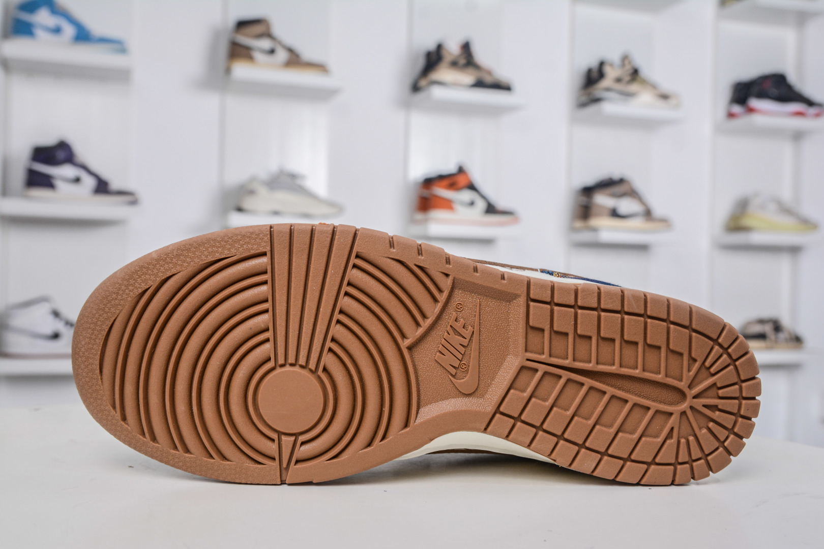 Nike SB Dunk Low Retro Woven Bear Sneakers, Original Top Layer Material 6 cmp i1757609791447 5013 0 4