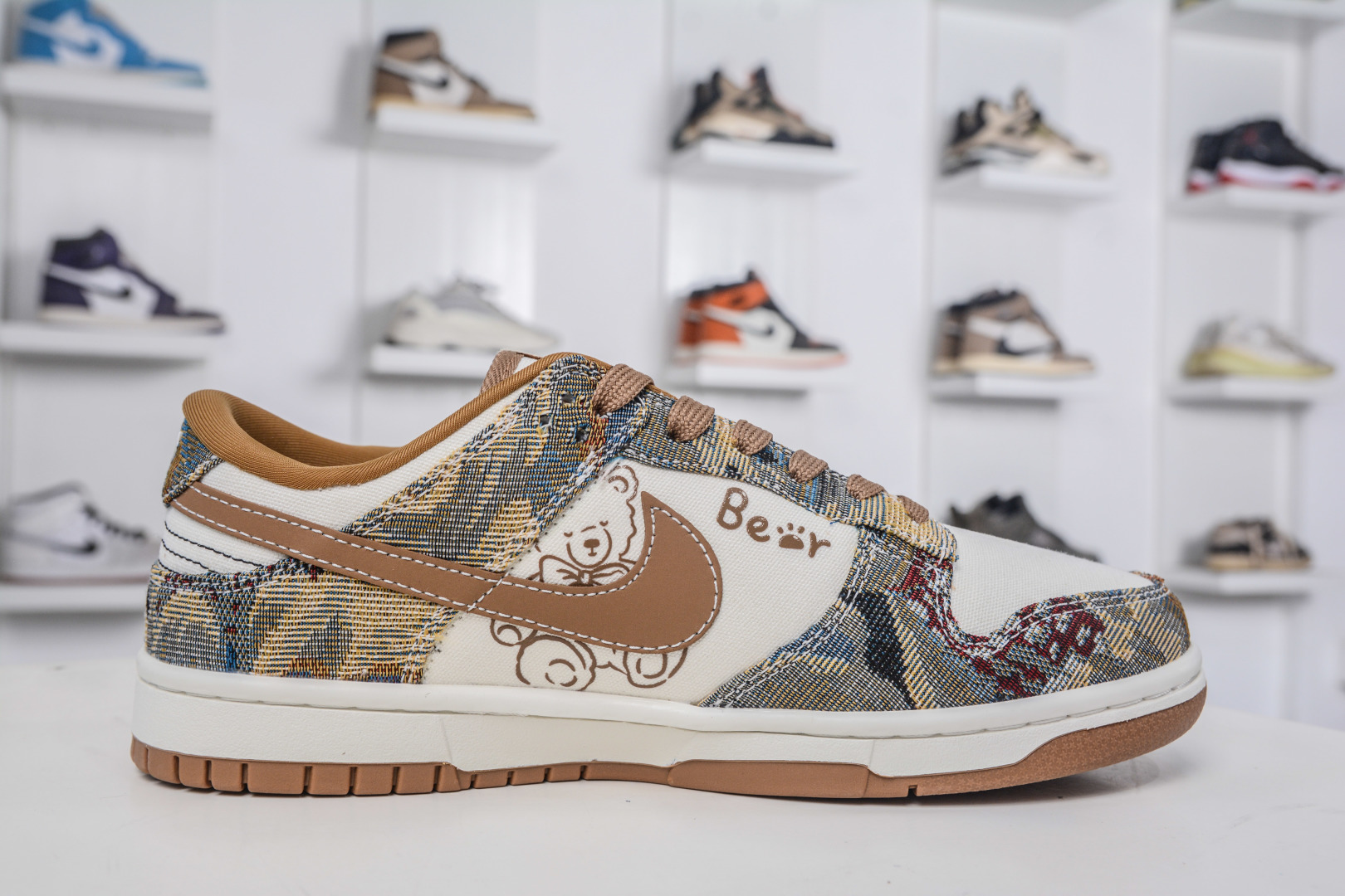 Nike SB Dunk Low Retro Woven Bear Sneakers, Original Top Layer Material 4 cmp i1757609791449 6069 0 2
