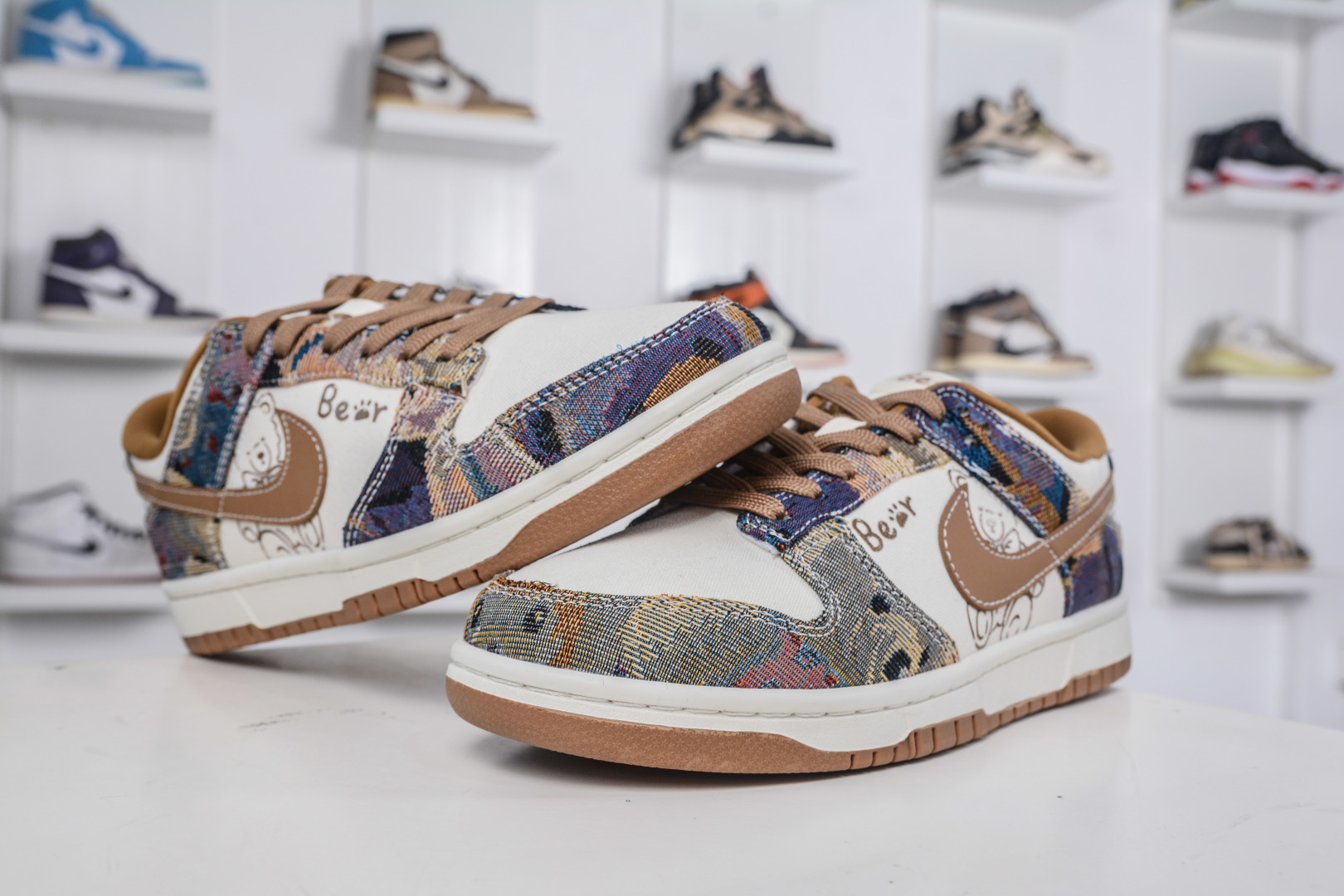 Nike SB Dunk Low Retro Woven Bear Sneakers, Original Top Layer Material 5 cmp i1757609792951 5364 0 3