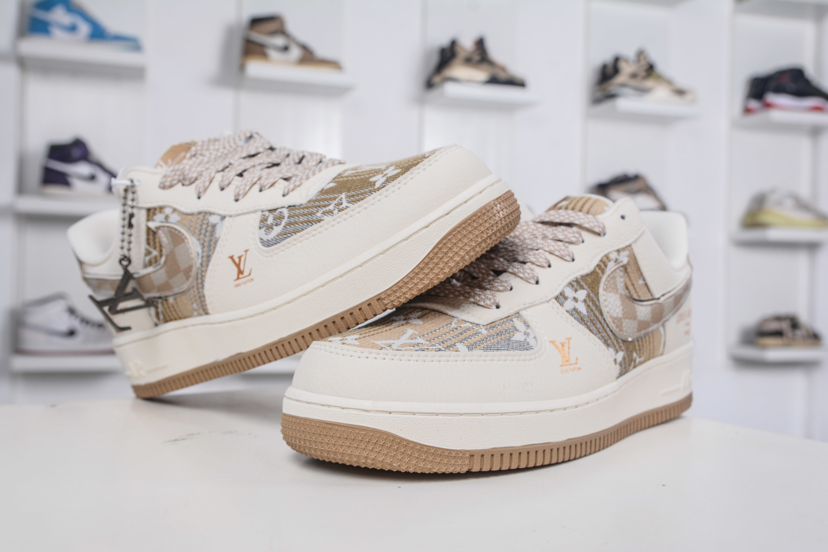 Nike Air Force 1 Low x Louis Vuitton White Yellow Canvas Print Sneakers 4 cmp i1757609979505 7964 0 3