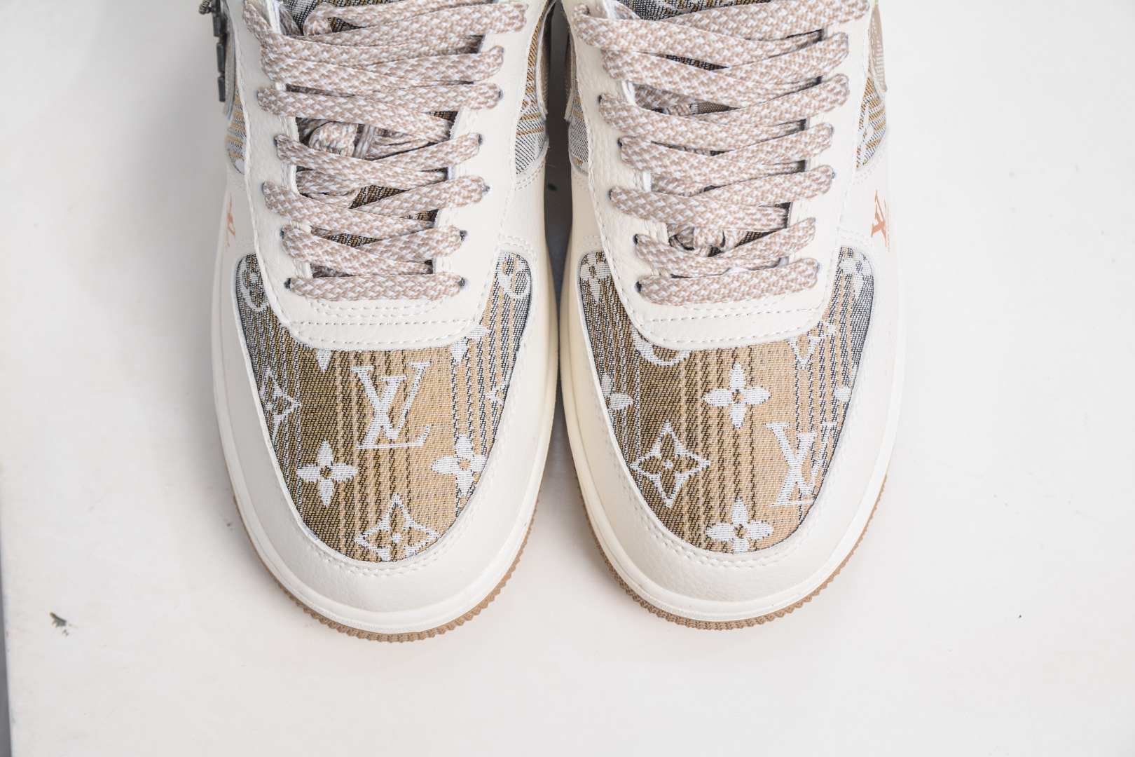 Nike Air Force 1 Low x Louis Vuitton White Yellow Canvas Print Sneakers 9 cmp i1757609979563 1297 0 8