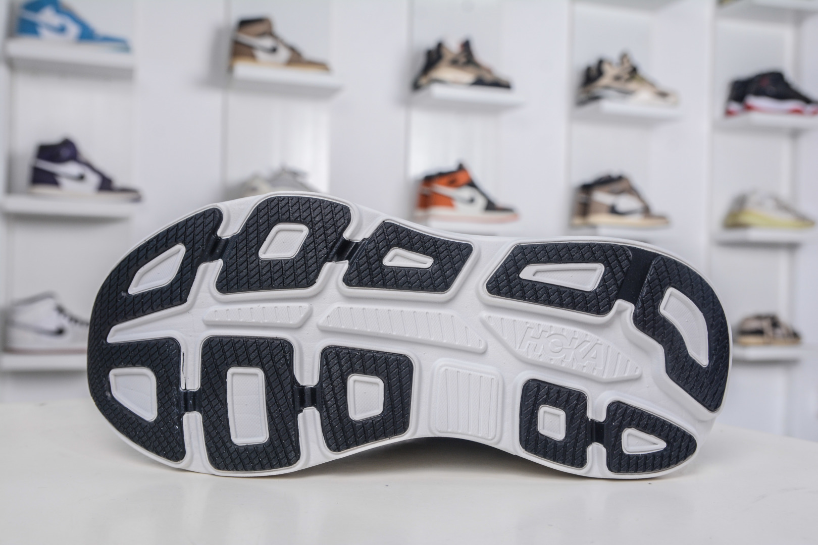 X版 HOKA ONE ONE Bondi 9 邦迪九代 机能缓震跑鞋 1162013/GCTC