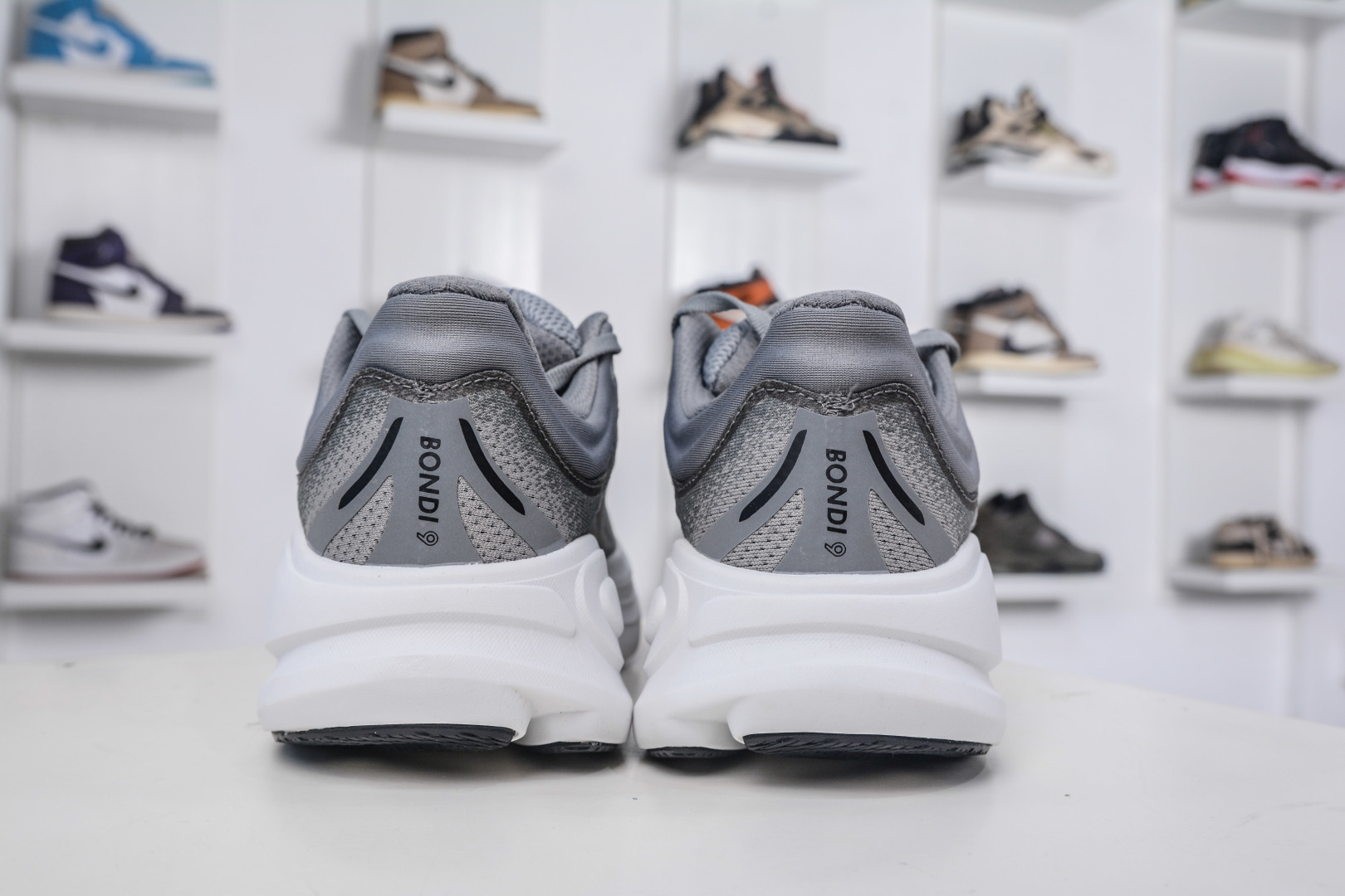 X版 HOKA ONE ONE Bondi 9 邦迪九代 机能缓震跑鞋 1162013/GCTC