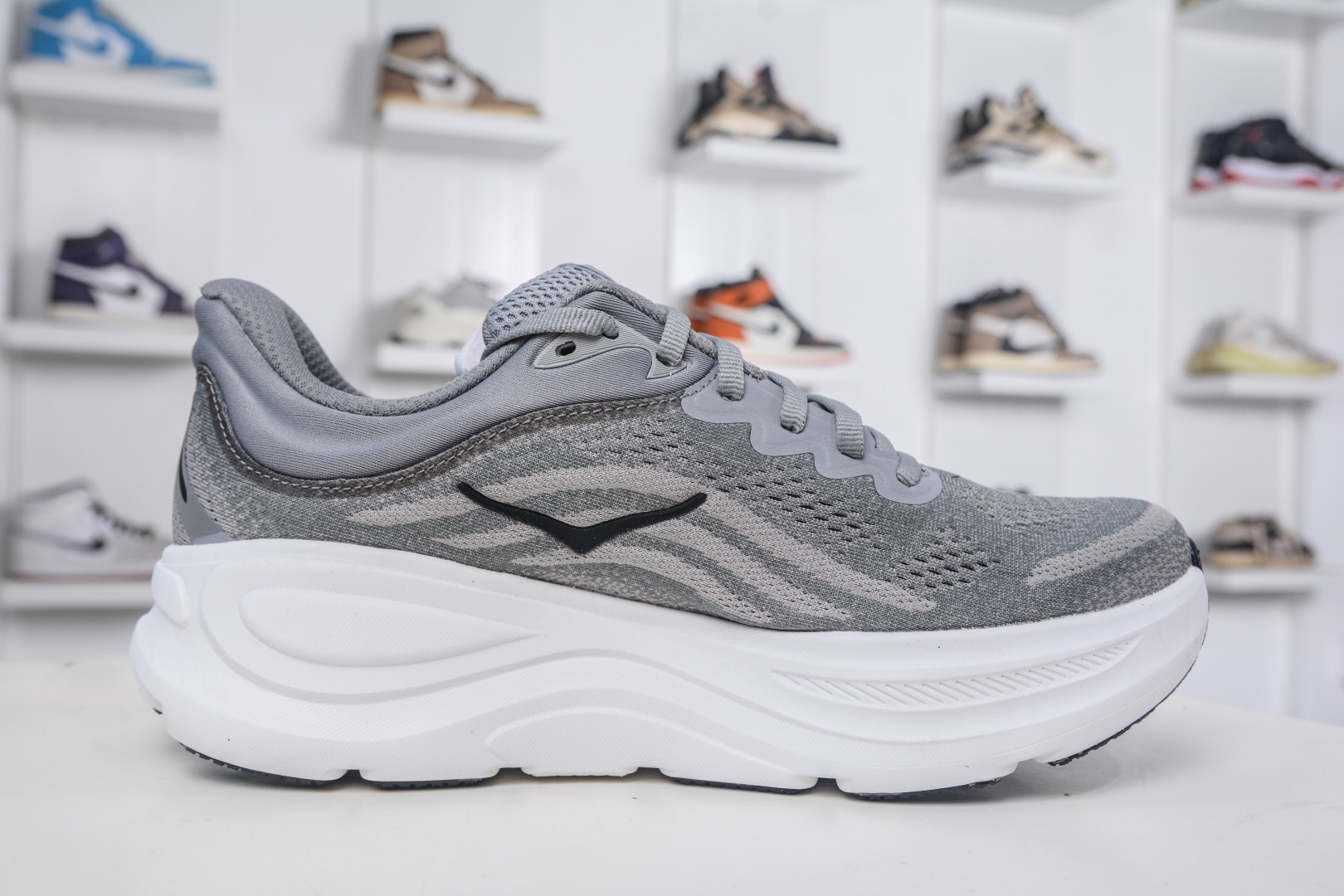 X版 HOKA ONE ONE Bondi 9 邦迪九代 机能缓震跑鞋 1162013/GCTC