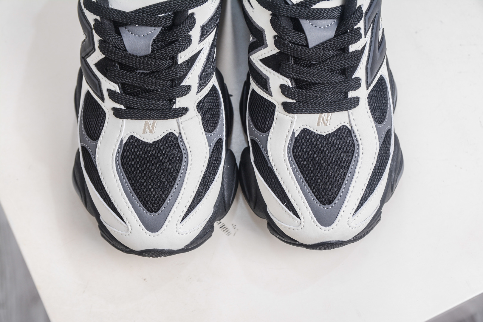 158 开学福利特价 New Balance NB9060系列 U9060Z 新百伦绒面革网布经典百搭防滑耐磨透气低帮生活休闲鞋