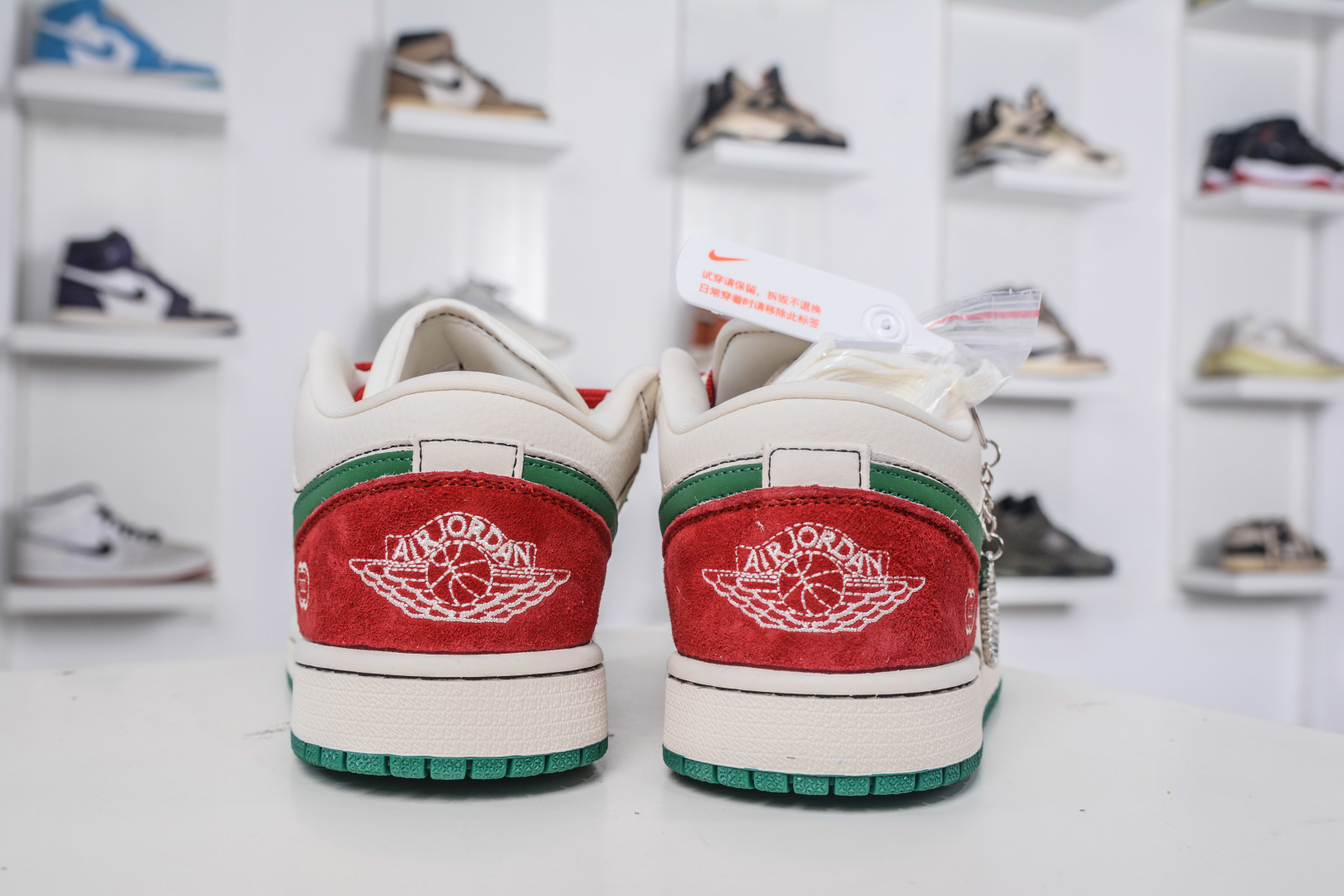 Nike Jordan Low x GUCCI 古驰联名-白绿红 LD2025-003-莆田鞋,莆田鞋货源,高仿鞋,高仿鞋货源,安福档口,莆田高仿鞋,莆田鞋批发,高仿鞋批发,莆田高仿运动鞋,高仿运动鞋,莆田运动鞋 Nike Jordan Low x GUCCI 古驰联名-白绿红 LD2025-003