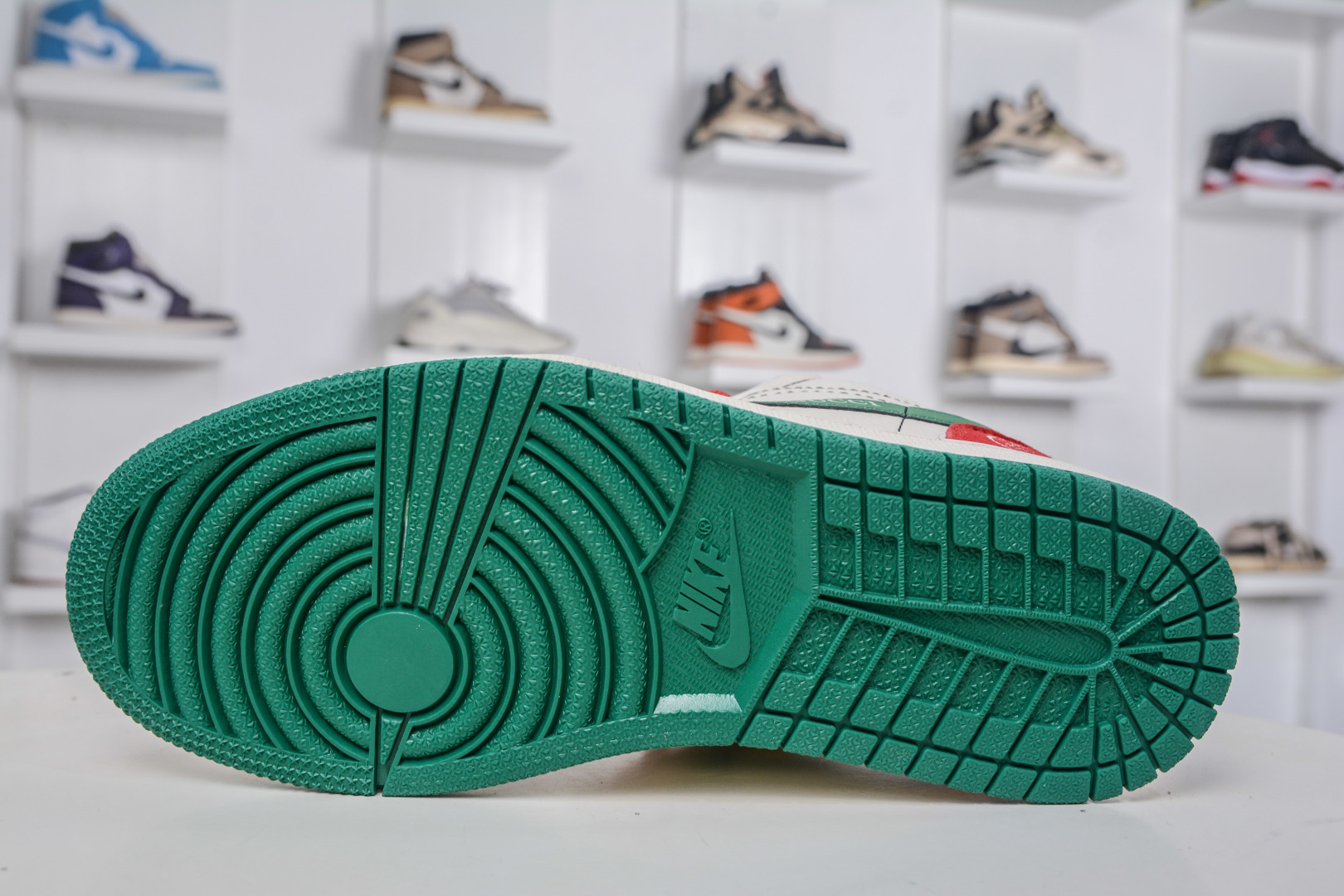 Nike Jordan Low x GUCCI 古驰联名-白绿红 LD2025-003-莆田鞋,莆田鞋货源,高仿鞋,高仿鞋货源,安福档口,莆田高仿鞋,莆田鞋批发,高仿鞋批发,莆田高仿运动鞋,高仿运动鞋,莆田运动鞋 Nike Jordan Low x GUCCI 古驰联名-白绿红 LD2025-003