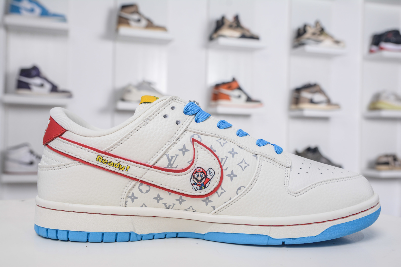 Nike SB Dunk Low x Louis Vuitton LV联名-马里奥 白蓝彩 SC0601-472-莆田鞋,莆田鞋货源,高仿鞋,高仿鞋货源,安福档口,莆田高仿鞋,莆田鞋批发,高仿鞋批发,莆田高仿运动鞋,高仿运动鞋,莆田运动鞋 Nike SB Dunk Low x Louis Vuitton LV联名-马里奥 白蓝彩 SC0601-472