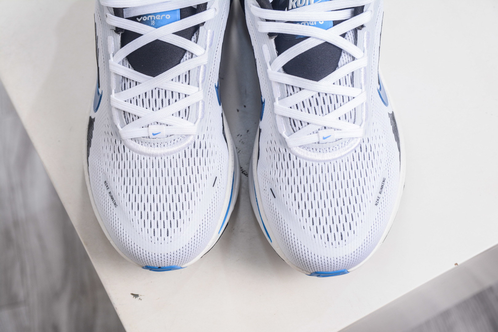 X版 Nike Vomero 18 时尚舒适防滑耐磨 低帮 休闲训练跑步鞋 IB7722-100-莆田鞋,莆田鞋货源,高仿鞋,高仿鞋货源,安福档口,莆田高仿鞋,莆田鞋批发,高仿鞋批发,莆田高仿运动鞋,高仿运动鞋,莆田运动鞋 X版 Nike Vomero 18 时尚舒适防滑耐磨 低帮 休闲训练跑步鞋 IB7722-100