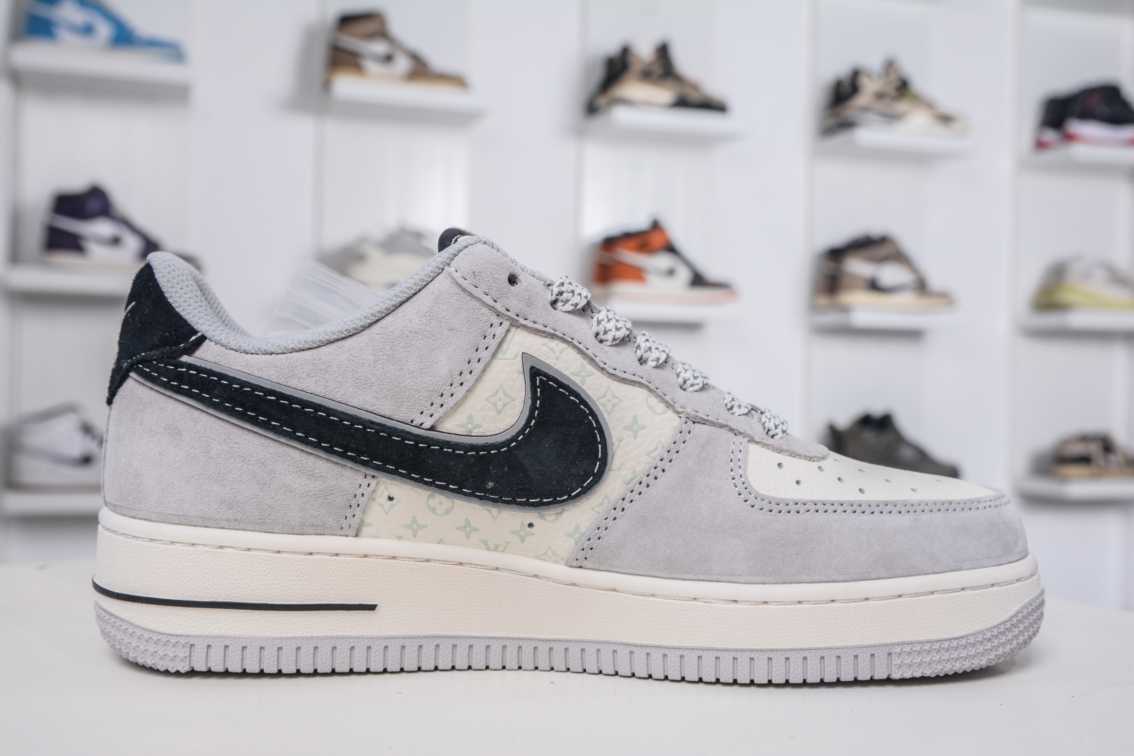 Nike Air Force 1 Low x Louis Vuitton Grey Black Sneakers Size 36-45 4 cmp i1757869343628 8114 0 2