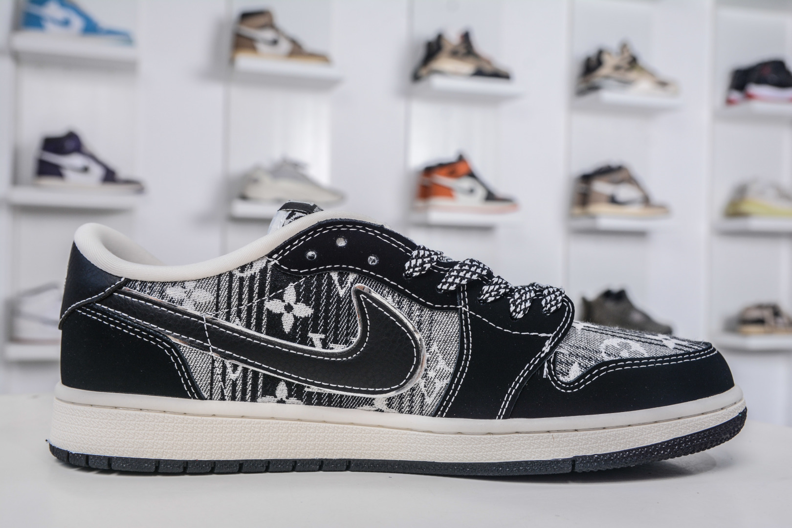 TS x Air Jordan x Louis Vuitton Air Jordan 1 Low - Black Grey Canvas 4 cmp i1757869419741 6226 0 2