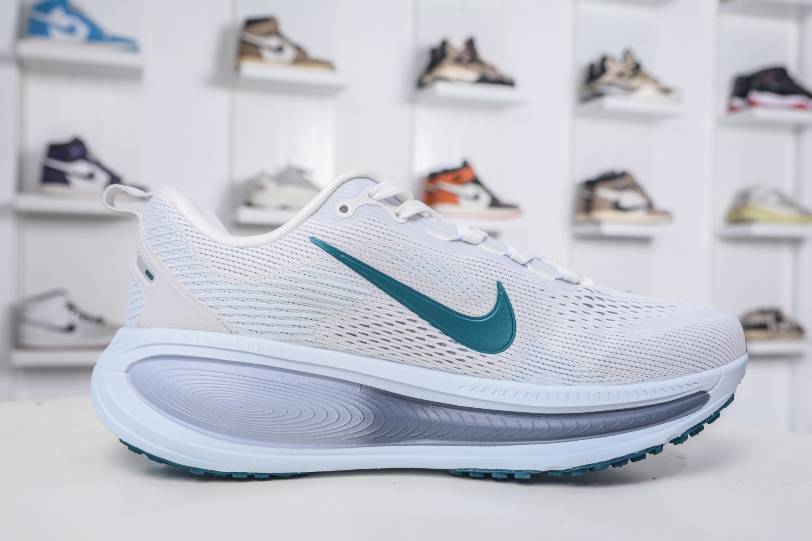 Nike Vomero 18: Stylish, Comfortable, and Durable Running & Training Shoes 4 cmp i1757869823347 2474 0 2