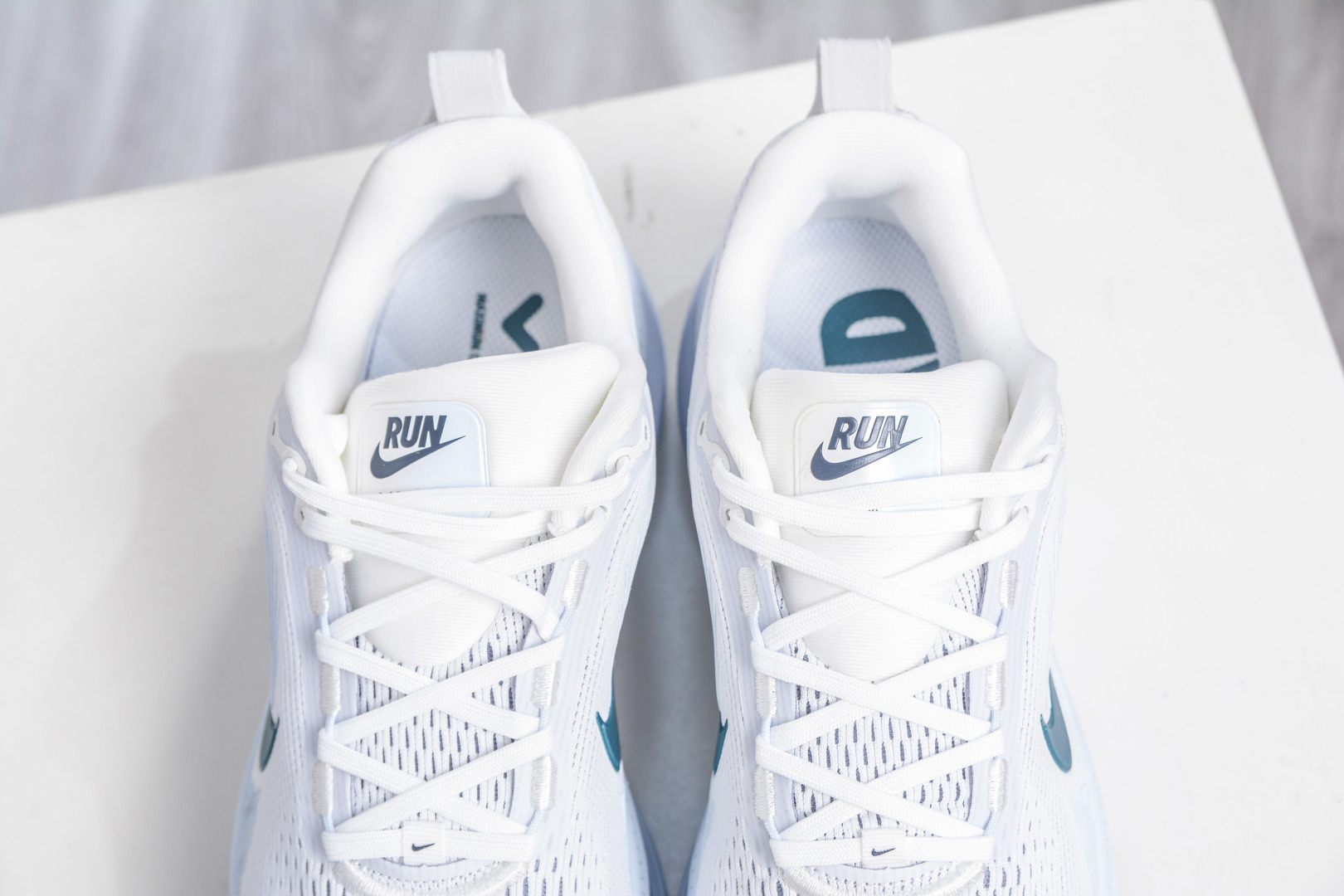 Nike Vomero 18: Stylish, Comfortable, and Durable Running & Training Shoes 9 cmp i1757869824278 2540 0 7