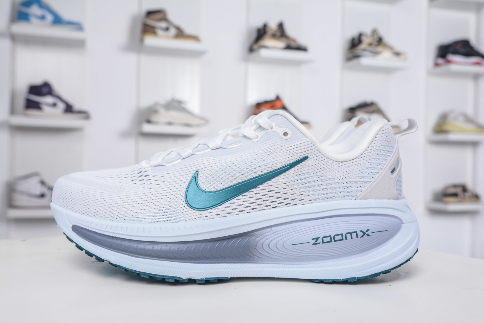 Nike Vomero 18: Stylish, Comfortable, and Durable Running & Training Shoes 2 cmp i1757869824278 5477 0 0