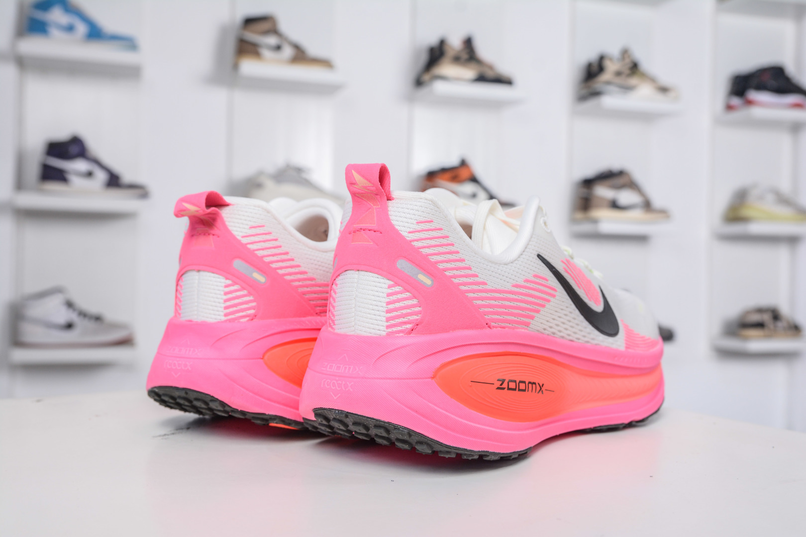 Nike Vomero 18: Stylish Comfort, Anti-Slip, and Durable Low-Top Running Shoes 7 cmp i1757869885859 1467 0 5