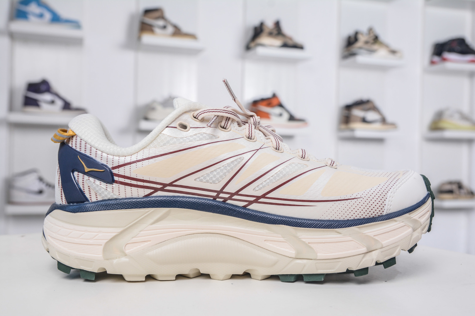 Hoka One One Mafate Speed 2 Low: Lightweight Trail Running Shoes for Outdoor 3 cmp i1757869950284 4256 0 2