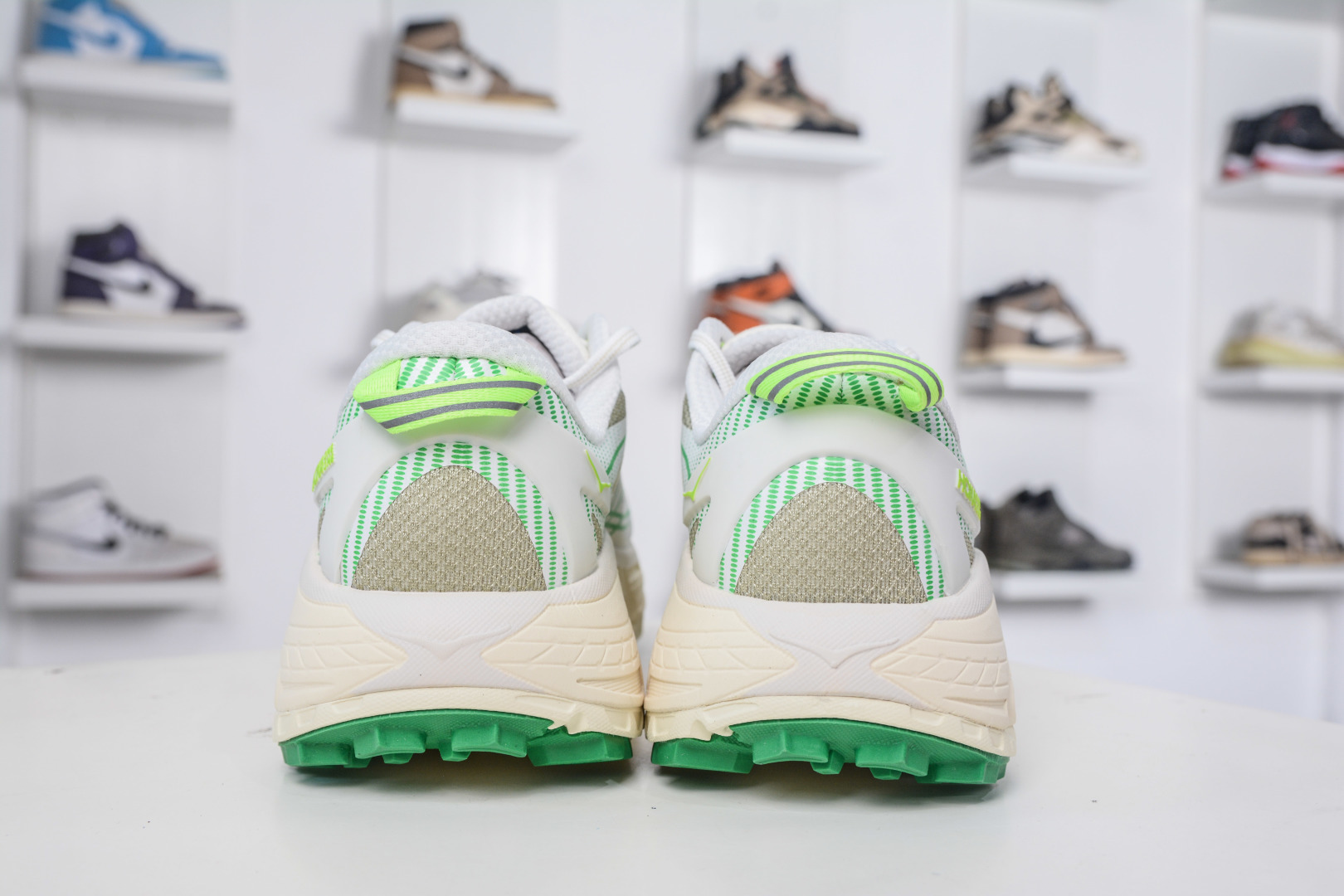 Hoka One One Mafate Speed 2 Low: Lightweight Trail Running Shoes 2 cmp i1757870014244 9671 0 1