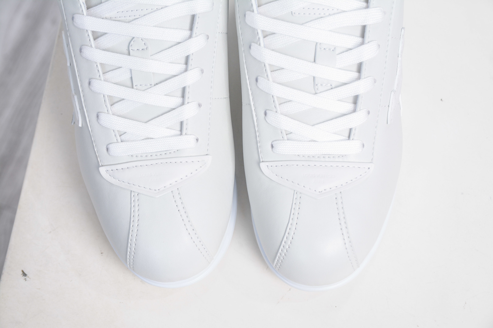 Louis Vuitton x Nigo Buttersoft White Leather Sneakers Athletic Shoes 10 cmp i1757870141717 4010 0 8