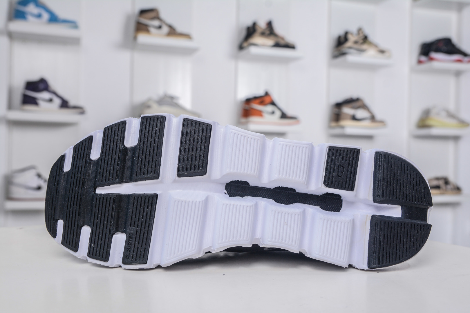ON Running Cloud 6 Coast Low: Lightweight, Comfortable, and Versatile Shoes 6 cmp i1757954626596 7387 0 4