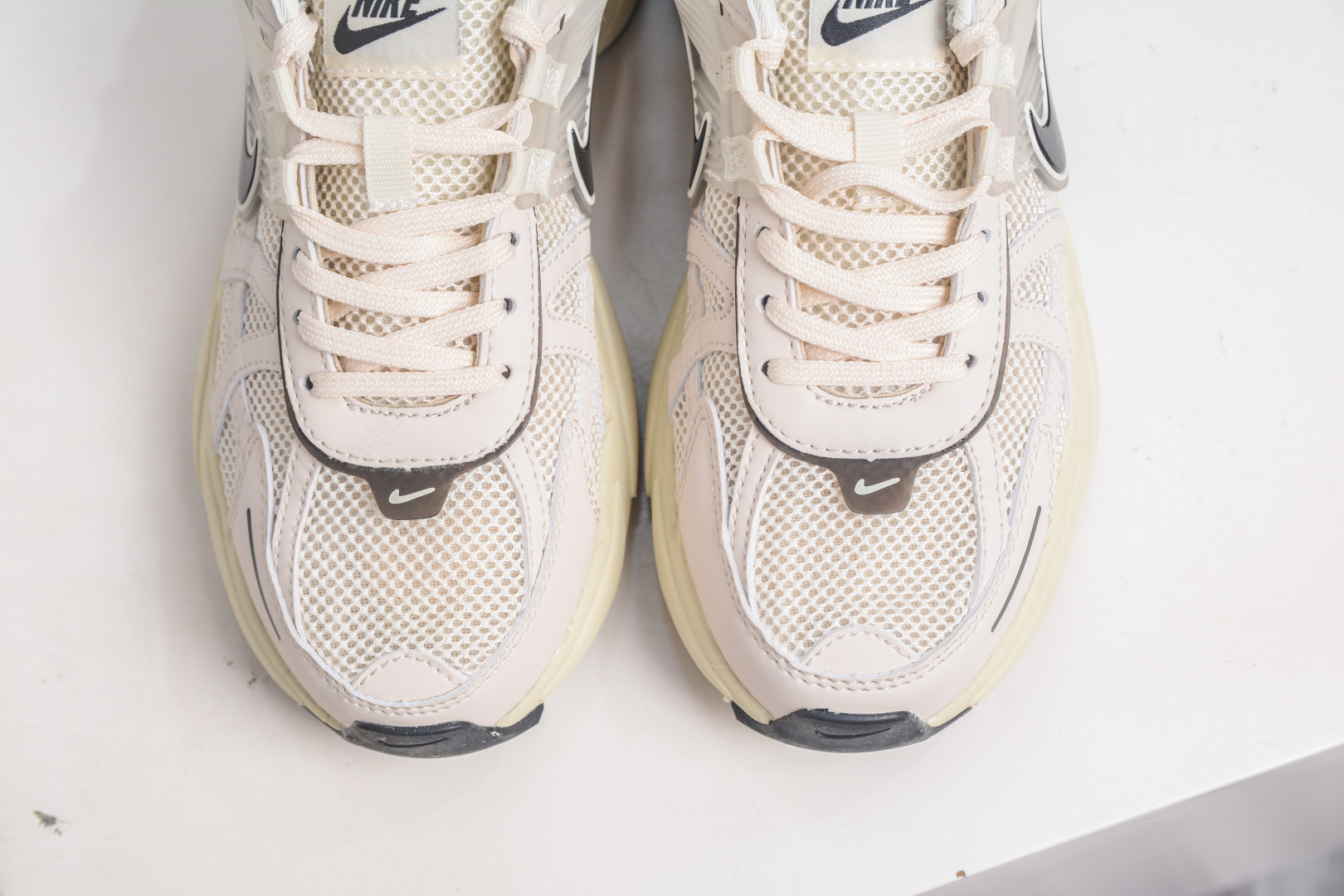 Nike V2K Runtekk Low-Top Retro Running Shoes - Shock Absorption & Anti-Slip 10 cmp i1757954704547 2825 0 8