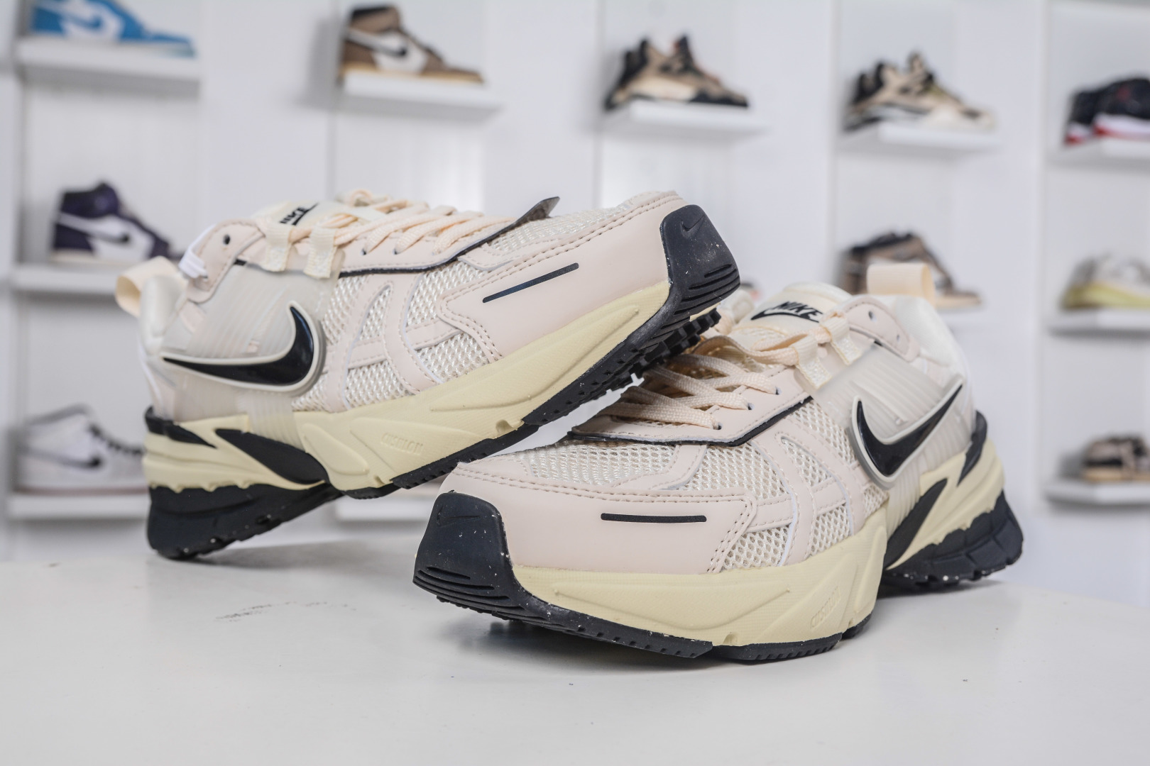Nike V2K Runtekk Low-Top Retro Running Shoes - Shock Absorption & Anti-Slip 5 cmp i1757954704605 2510 0 3
