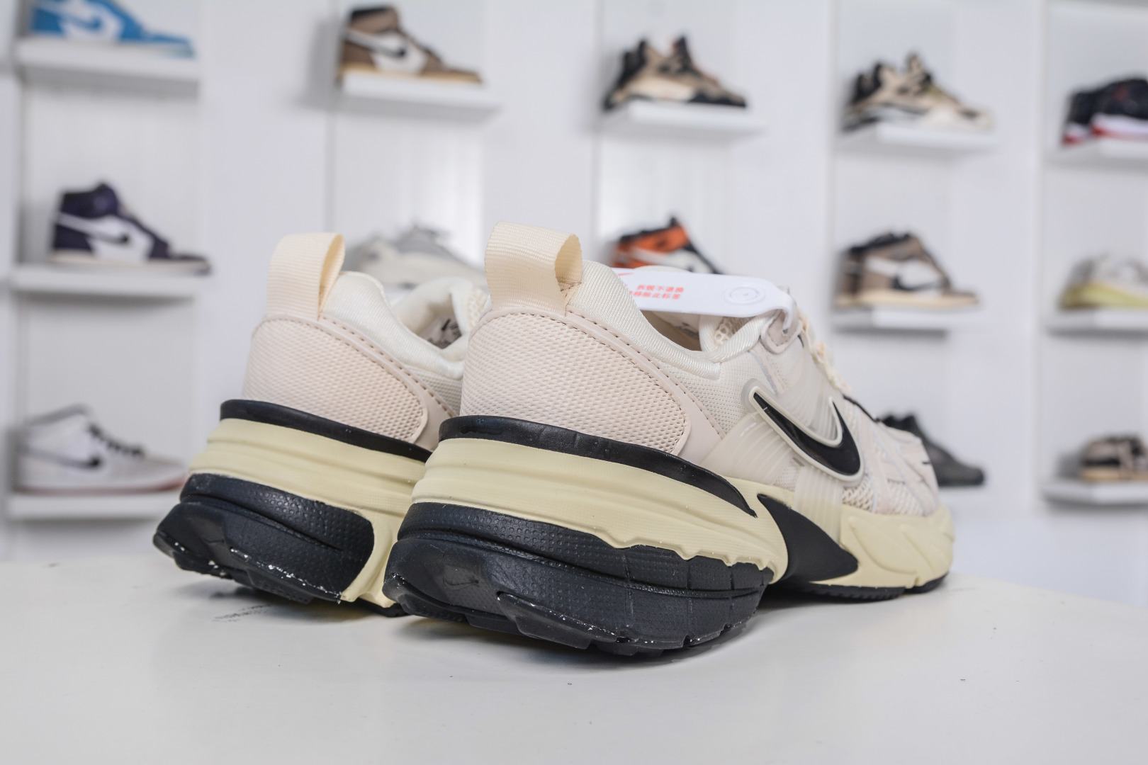 Nike V2K Runtekk Low-Top Retro Running Shoes - Shock Absorption & Anti-Slip 7 cmp i1757954704605 3569 0 5
