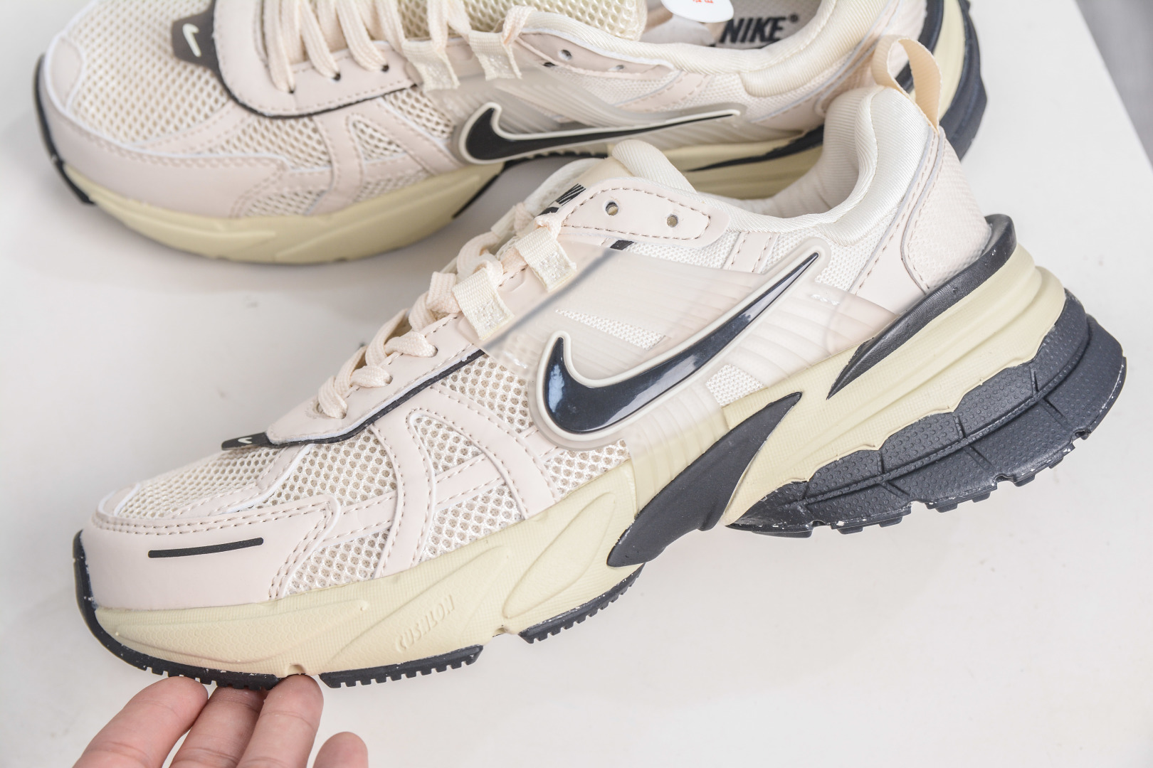 Nike V2K Runtekk Low-Top Retro Running Shoes - Shock Absorption & Anti-Slip 8 cmp i1757954706382 8281 0 6