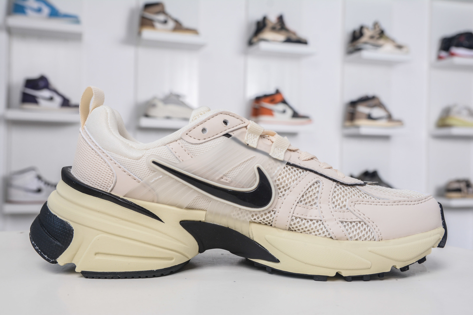 Nike V2K Runtekk Low-Top Retro Running Shoes - Shock Absorption & Anti-Slip 4 cmp i1757954706387 6061 0 2